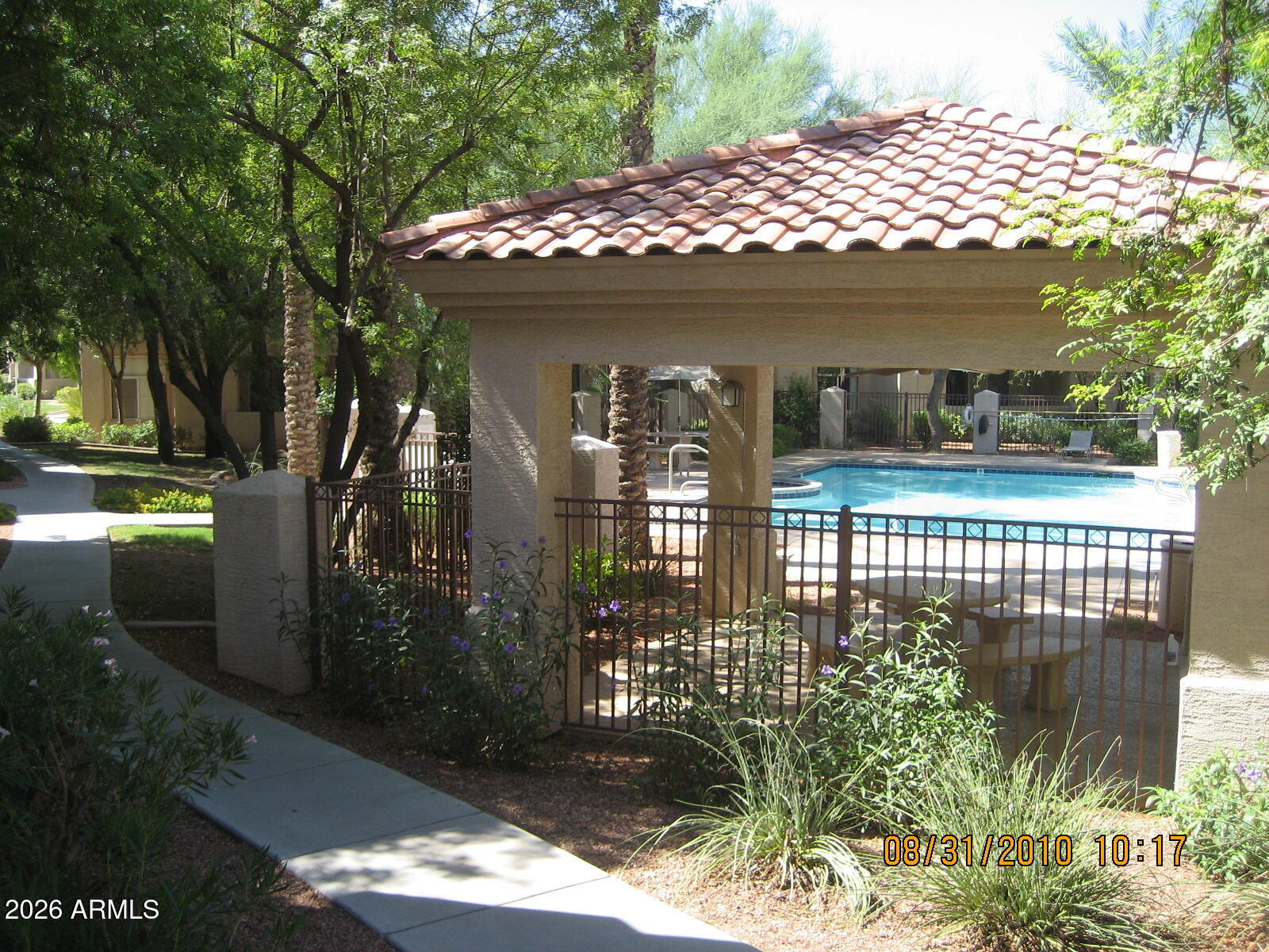 3830 E LAKEWOOD Parkway 2085