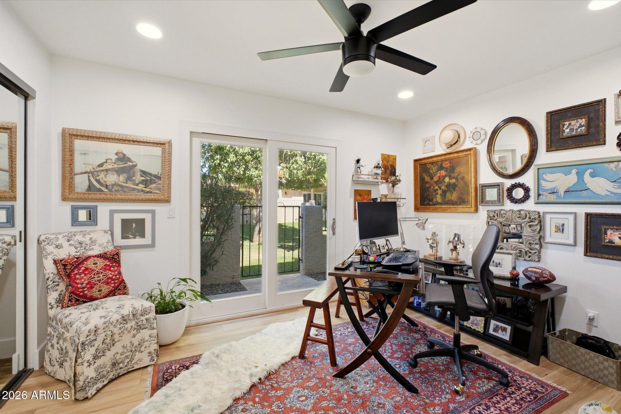 8212 E DEL CUARZO Drive