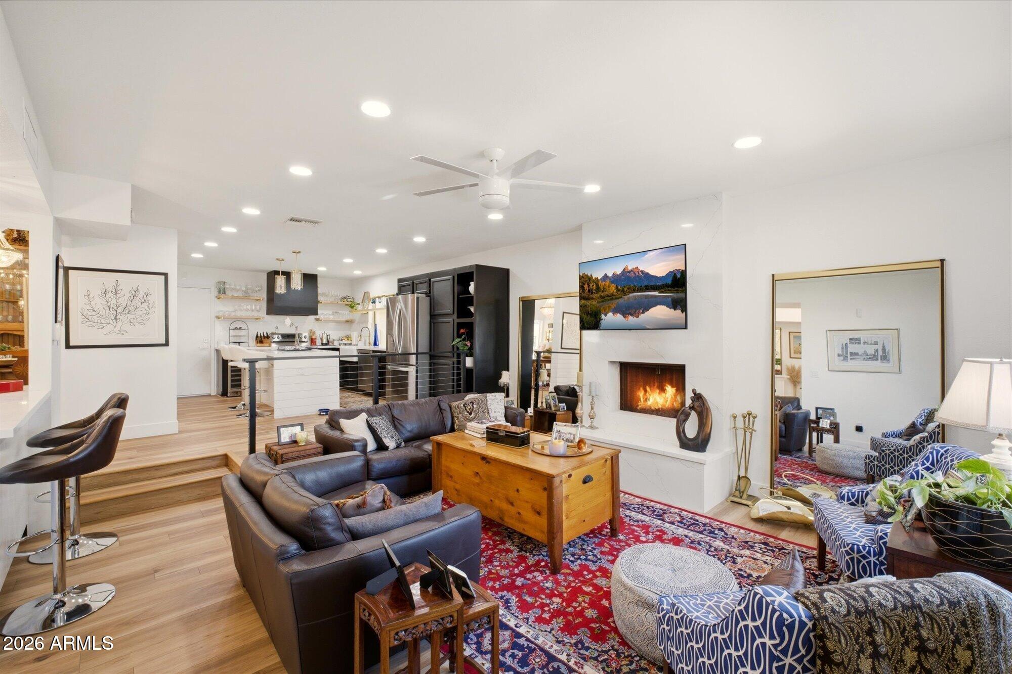 8212 E DEL CUARZO Drive