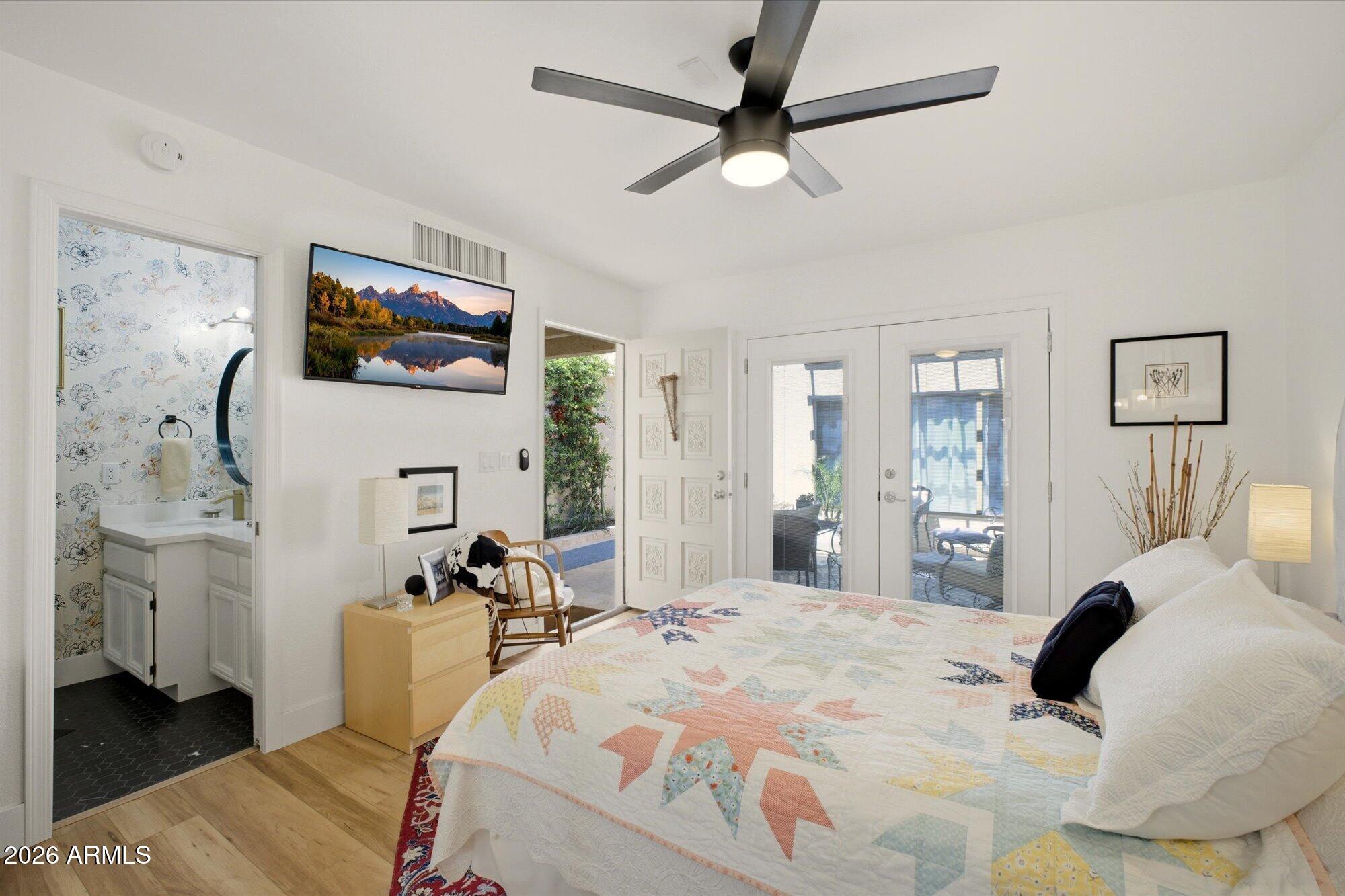 8212 E DEL CUARZO Drive