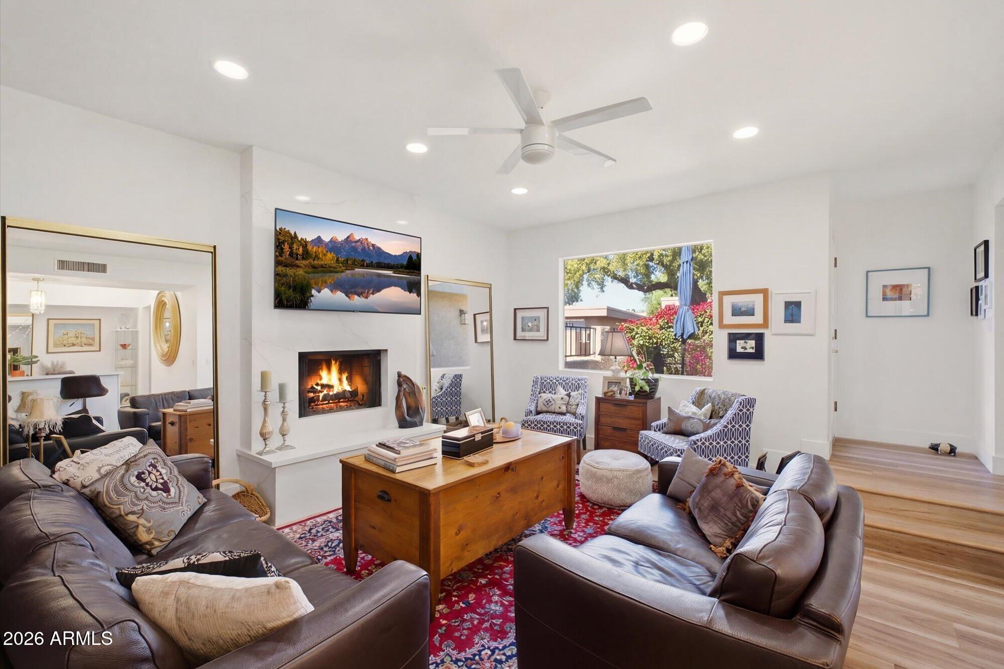 8212 E DEL CUARZO Drive