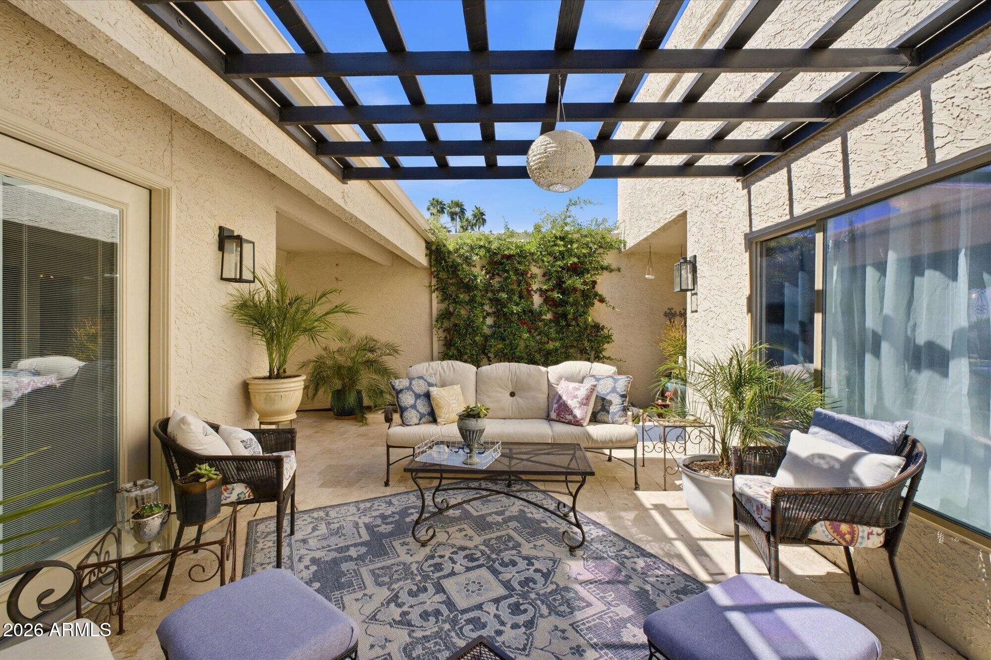 8212 E DEL CUARZO Drive