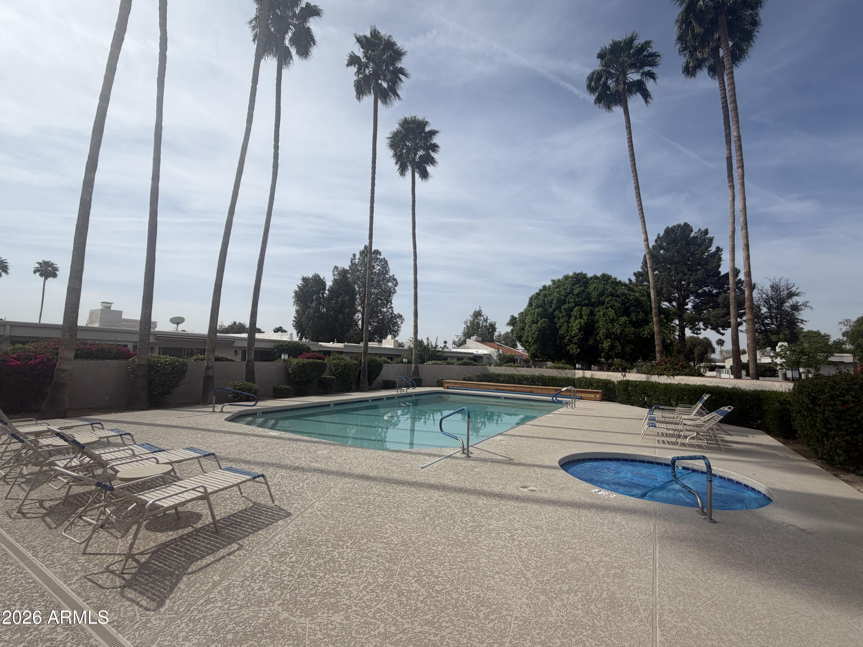 8212 E DEL CUARZO Drive