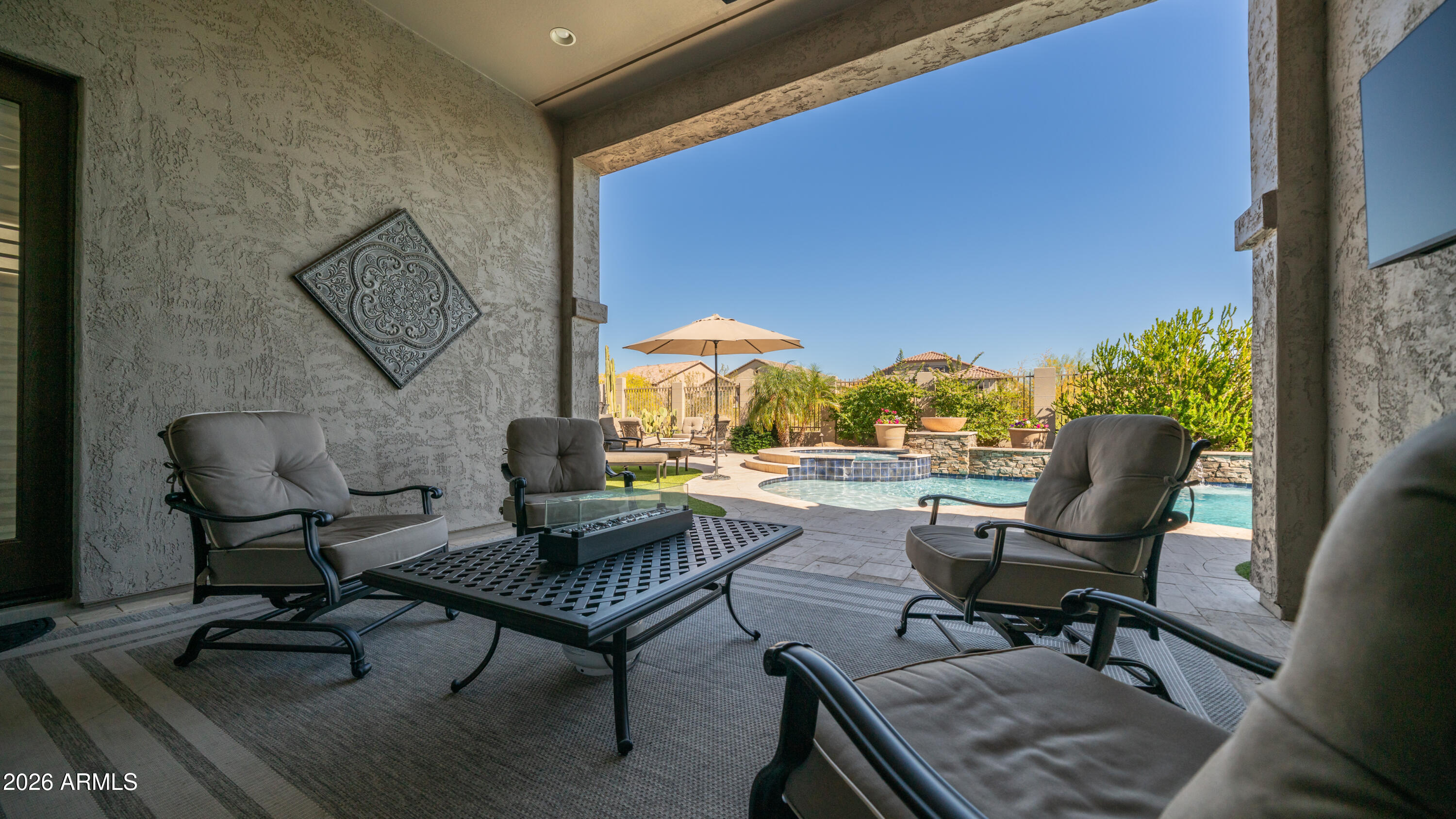 2219 N ESTATES Circle