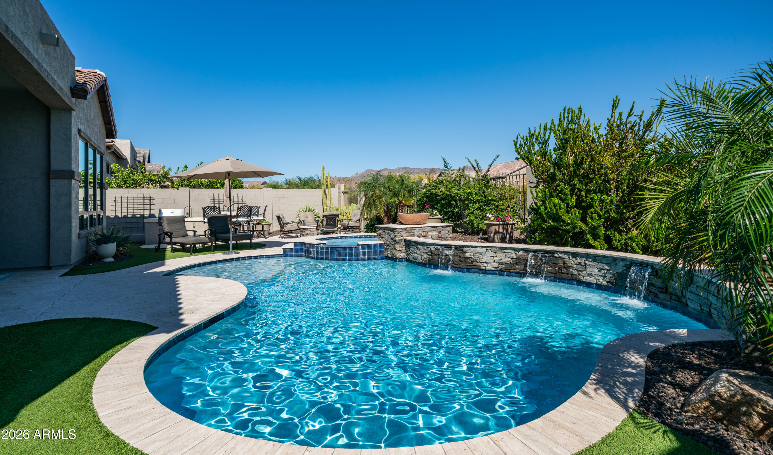 2219 N ESTATES Circle