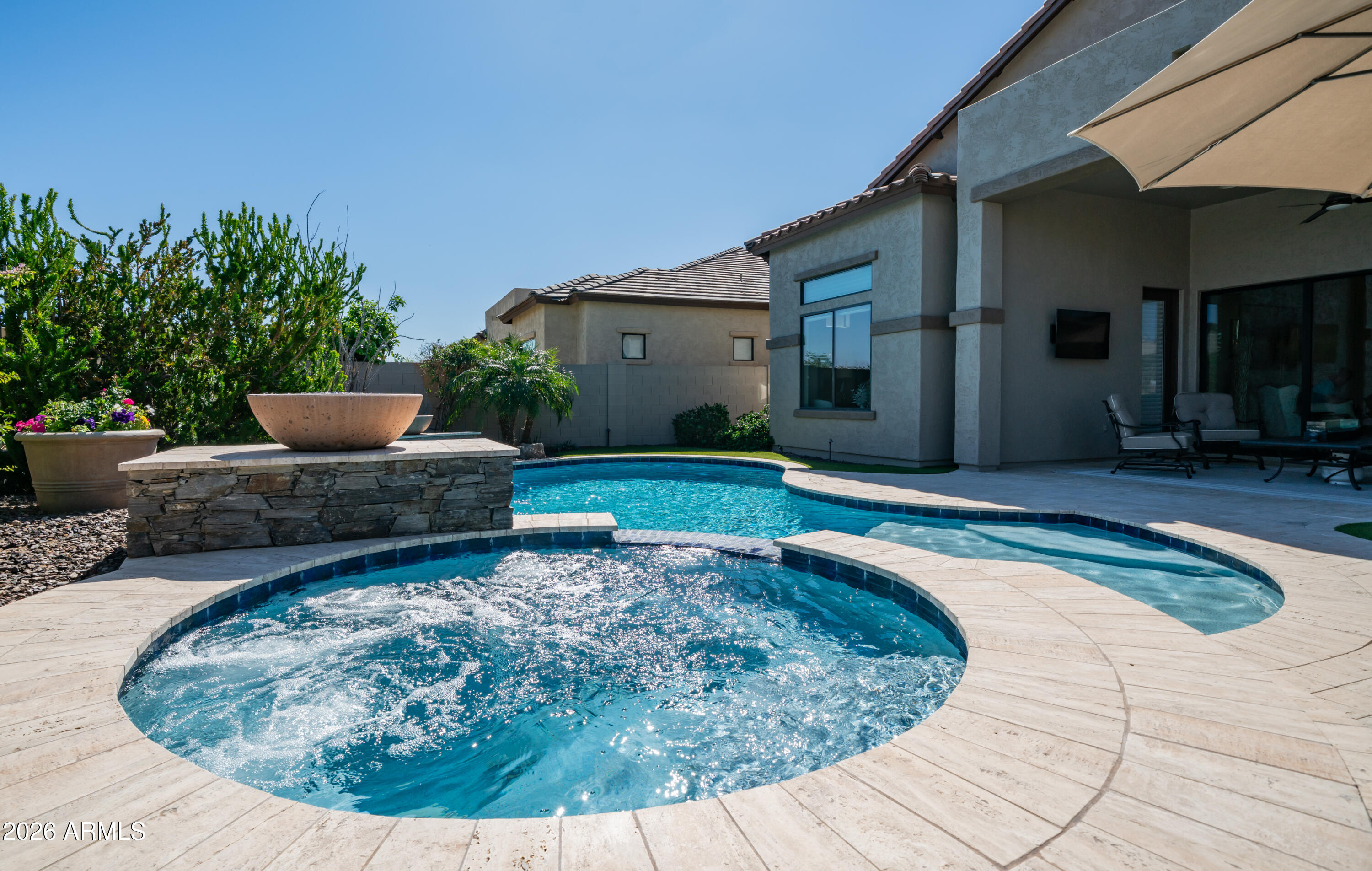 2219 N ESTATES Circle