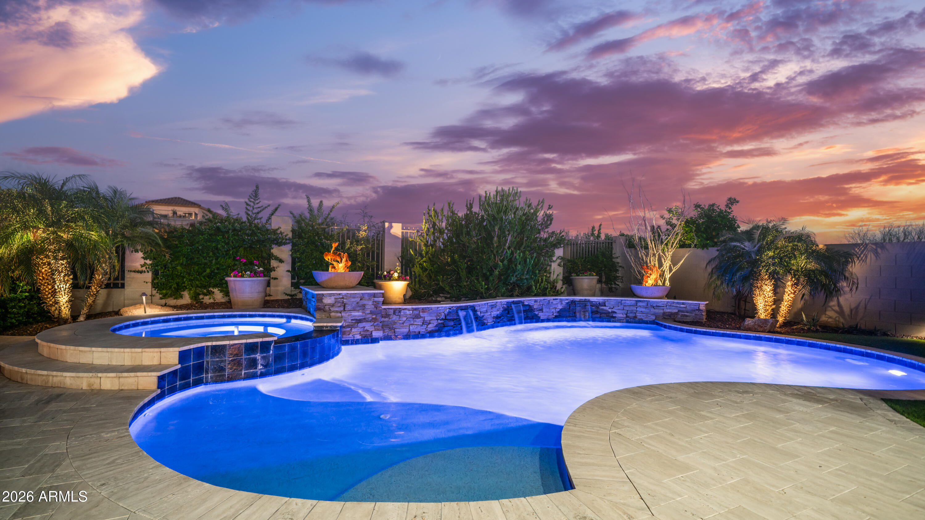 2219 N ESTATES Circle