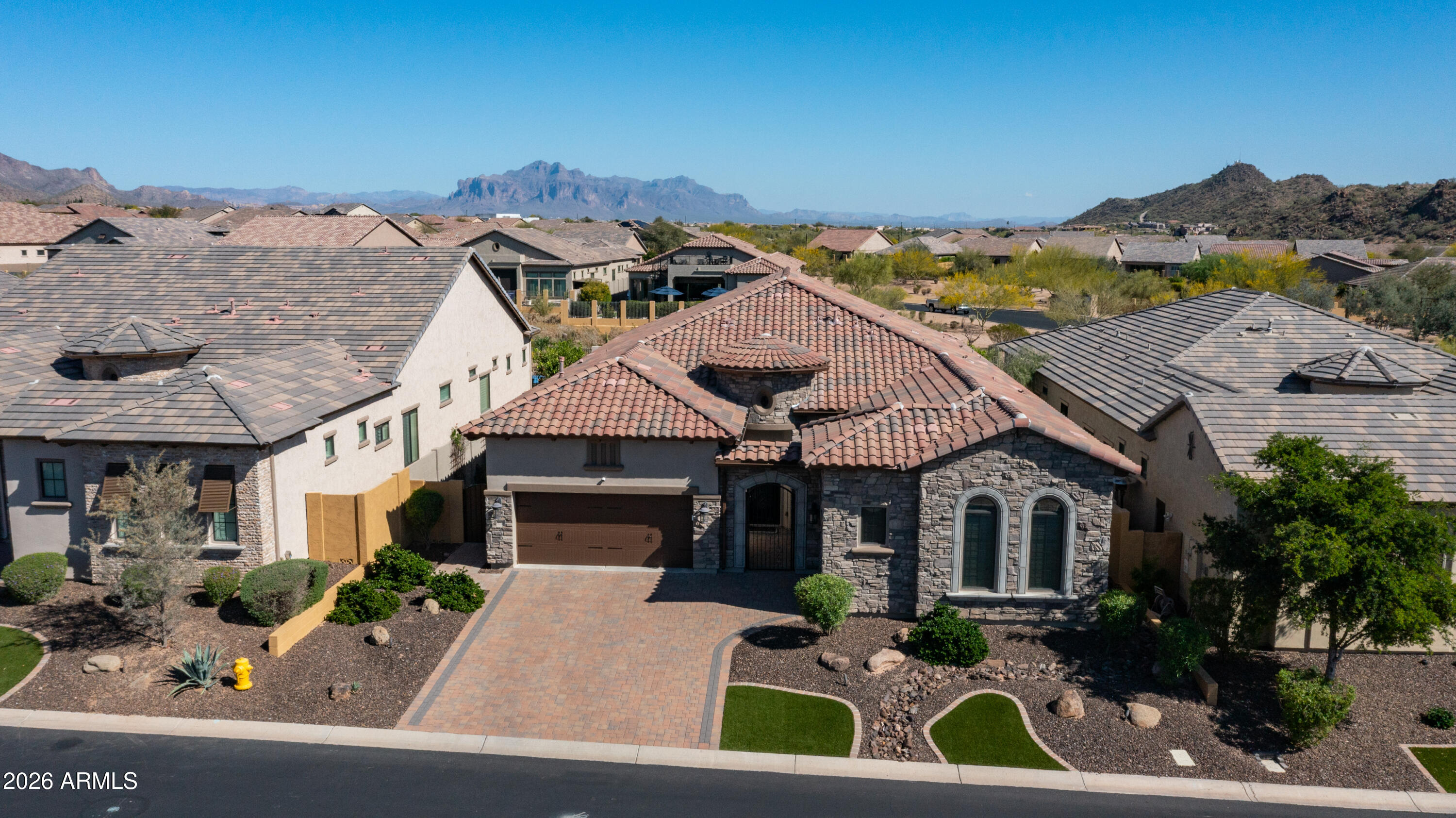 2219 N ESTATES Circle