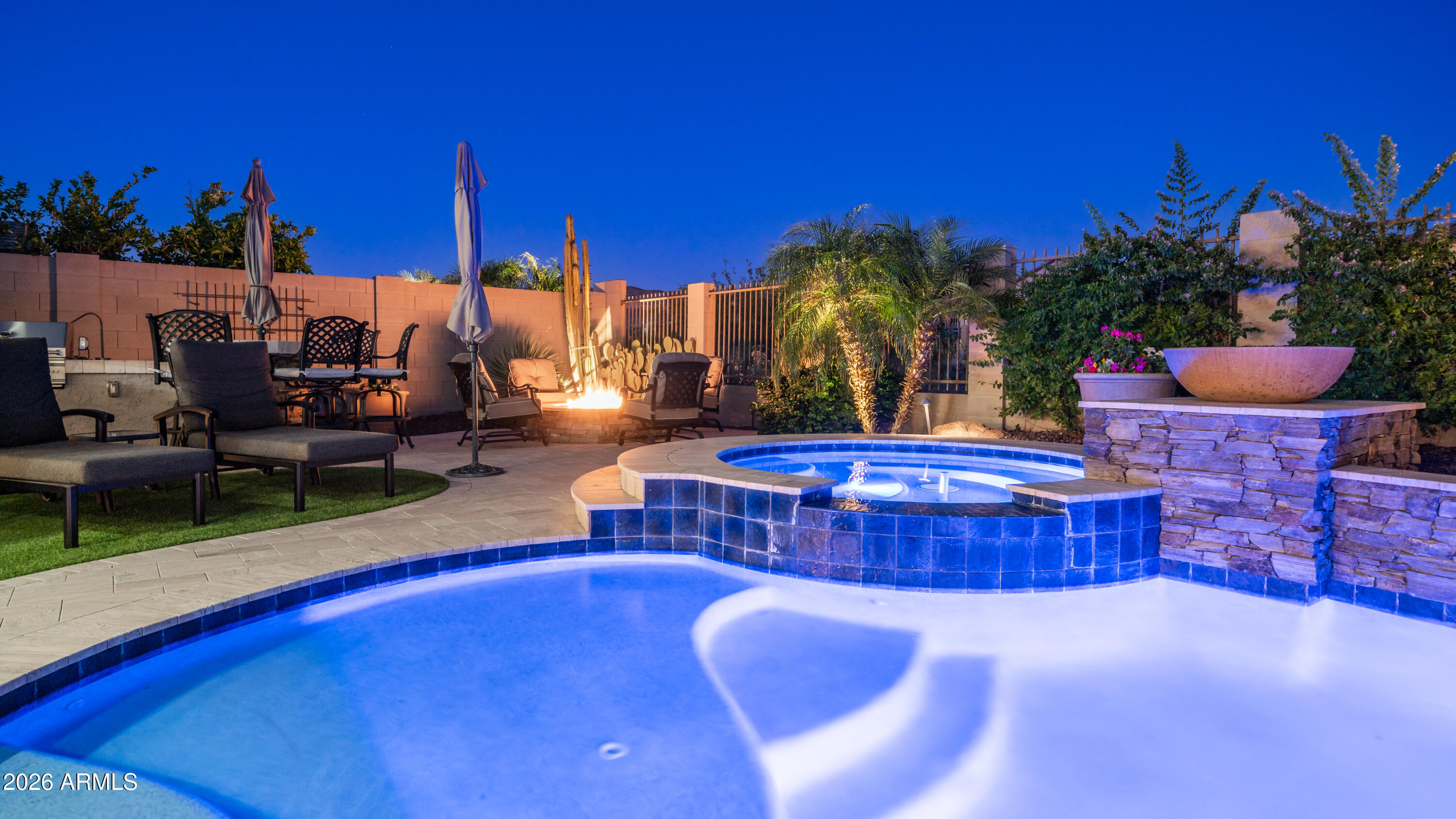 2219 N ESTATES Circle