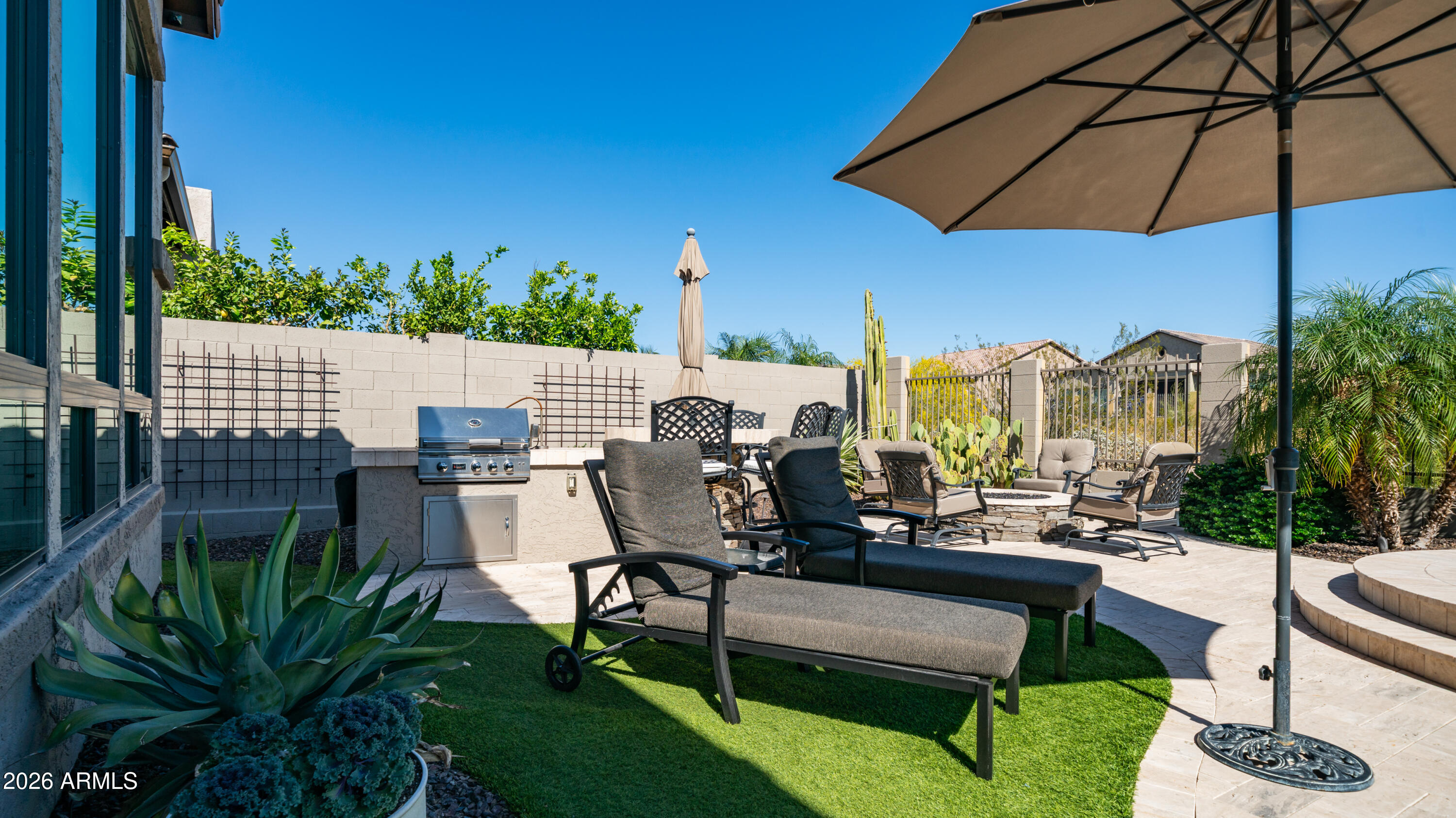 2219 N ESTATES Circle