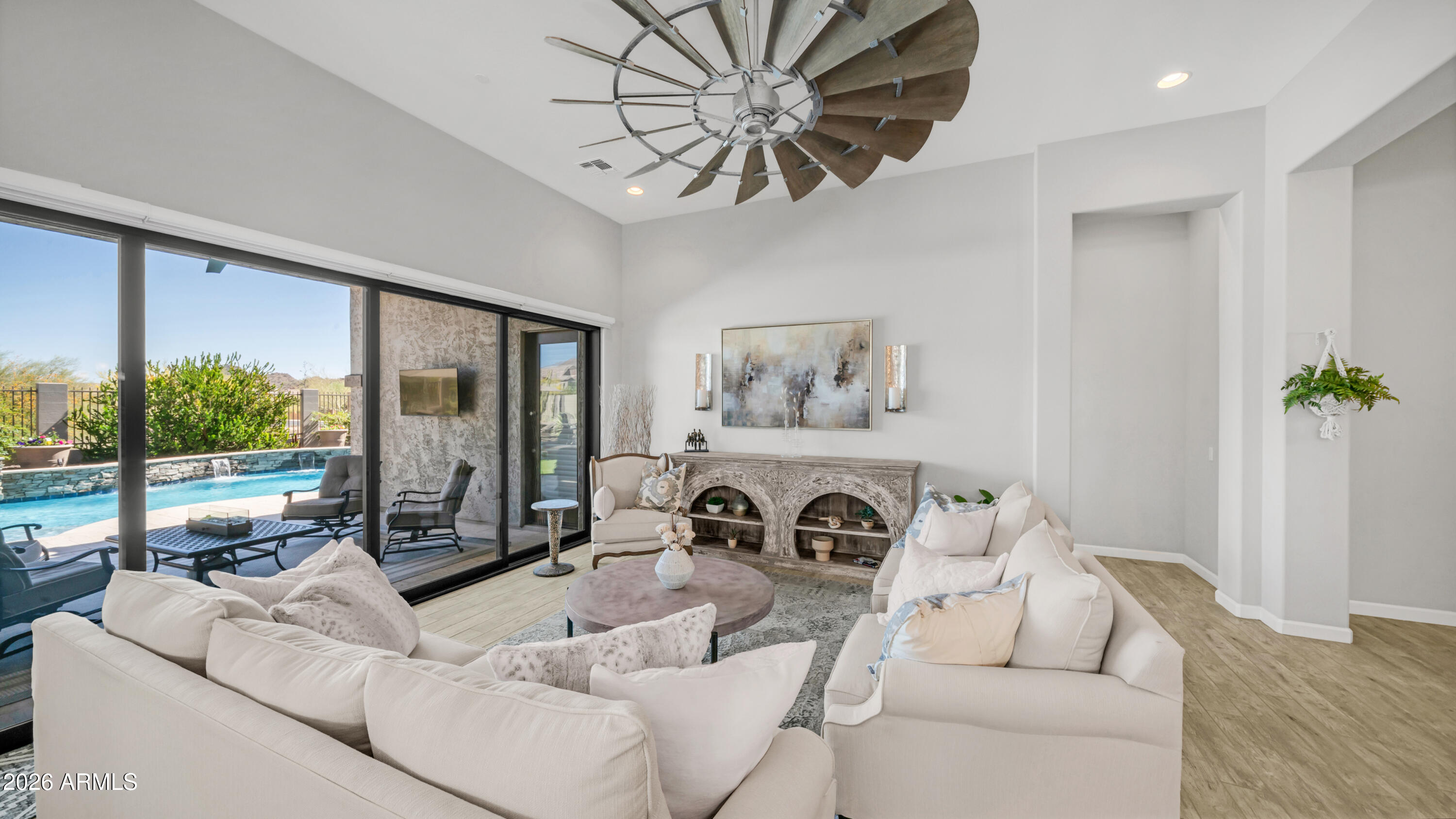 2219 N ESTATES Circle