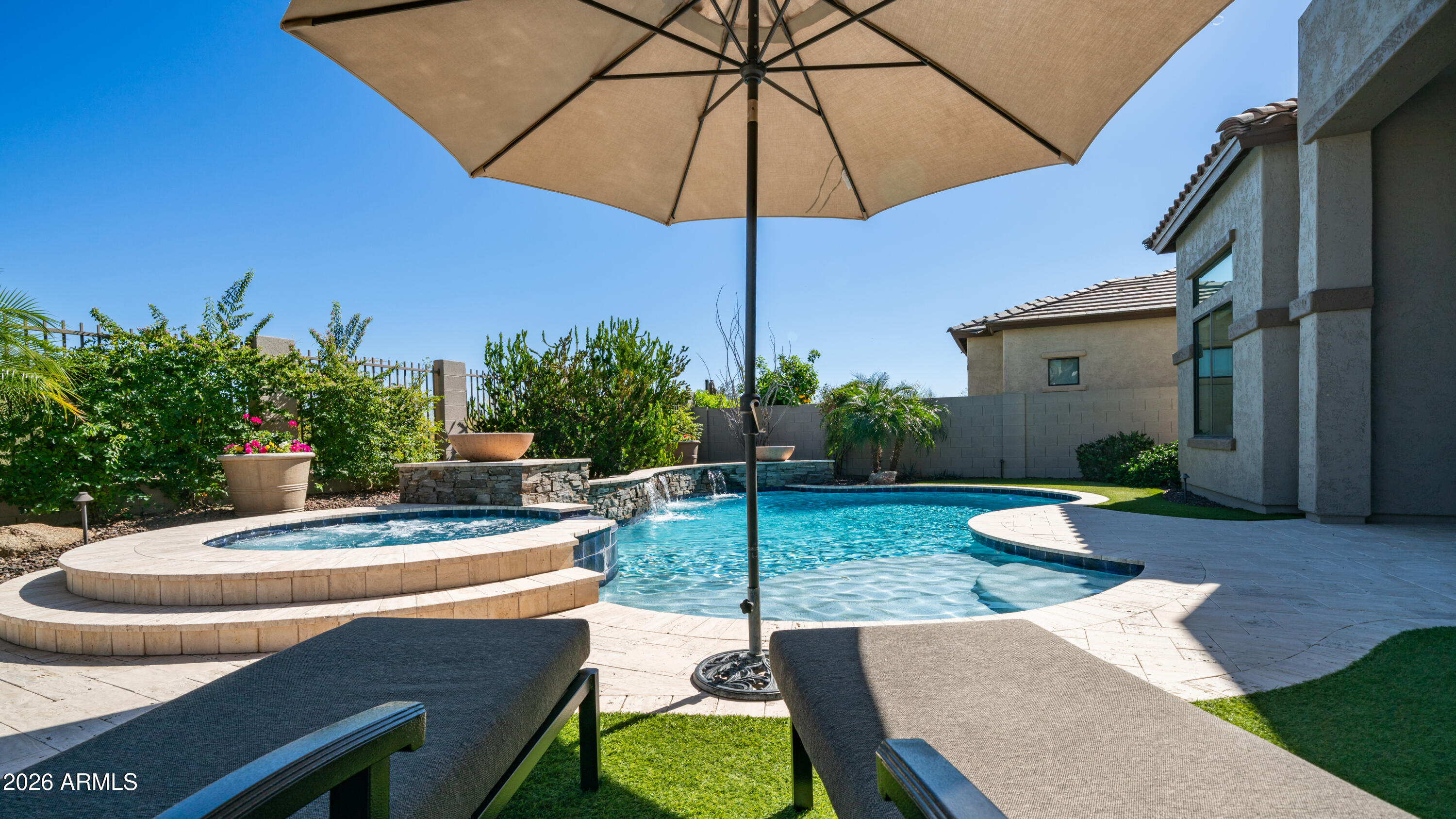 2219 N ESTATES Circle