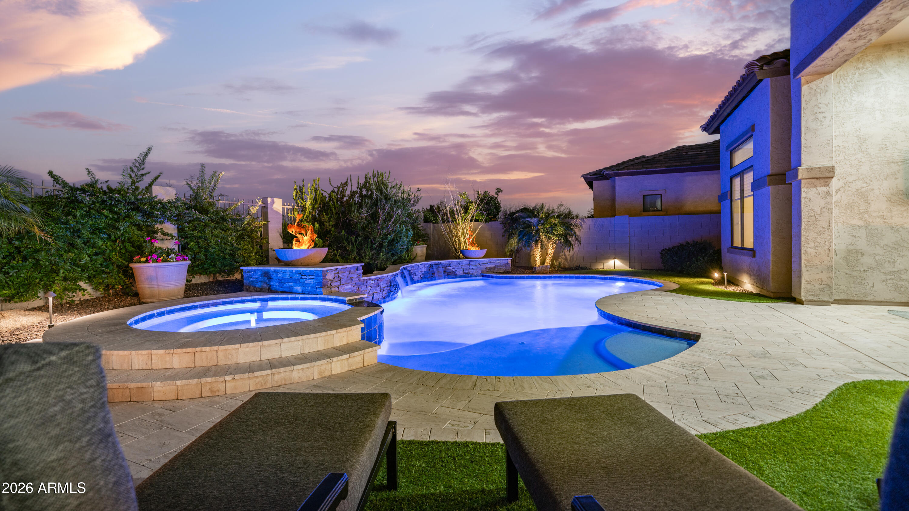 2219 N ESTATES Circle