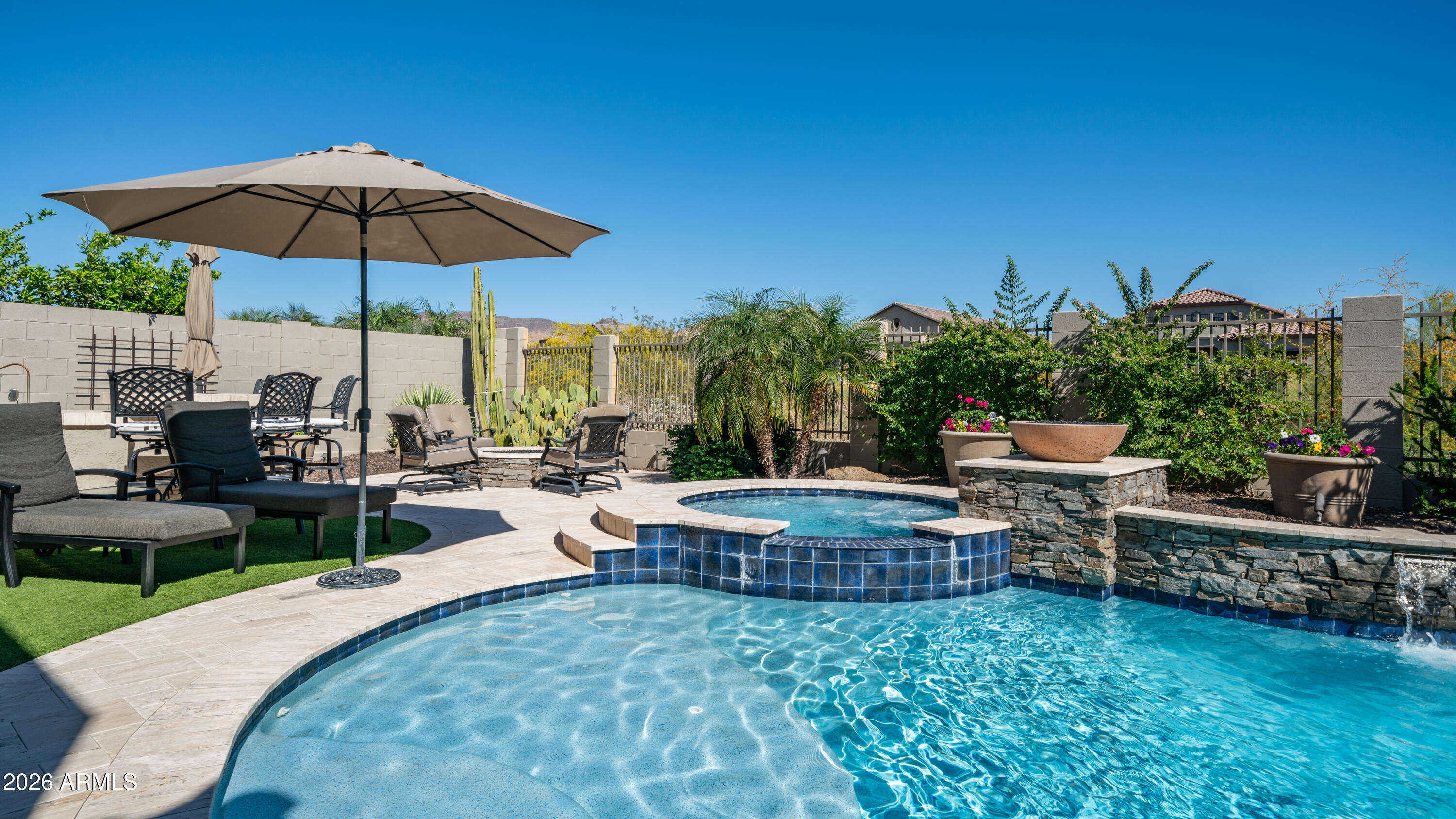 2219 N ESTATES Circle