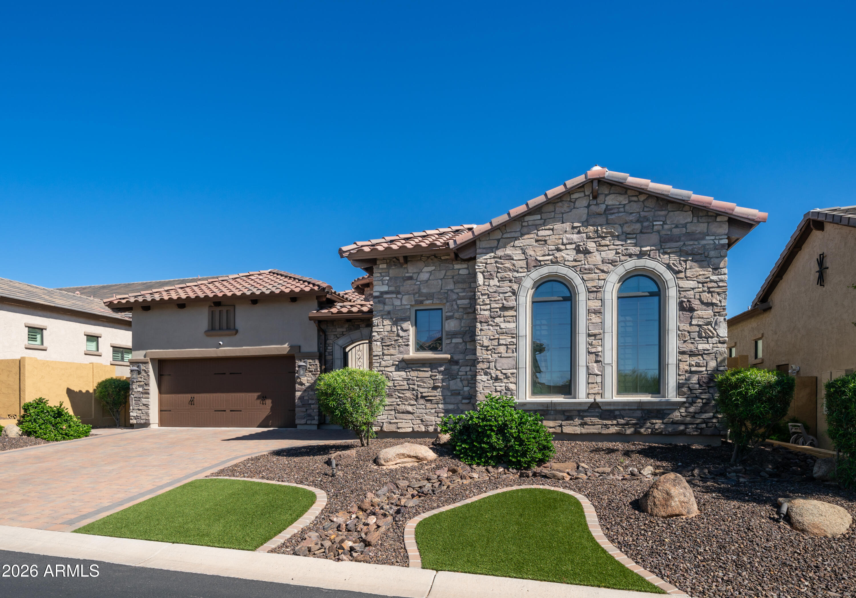 2219 N ESTATES Circle