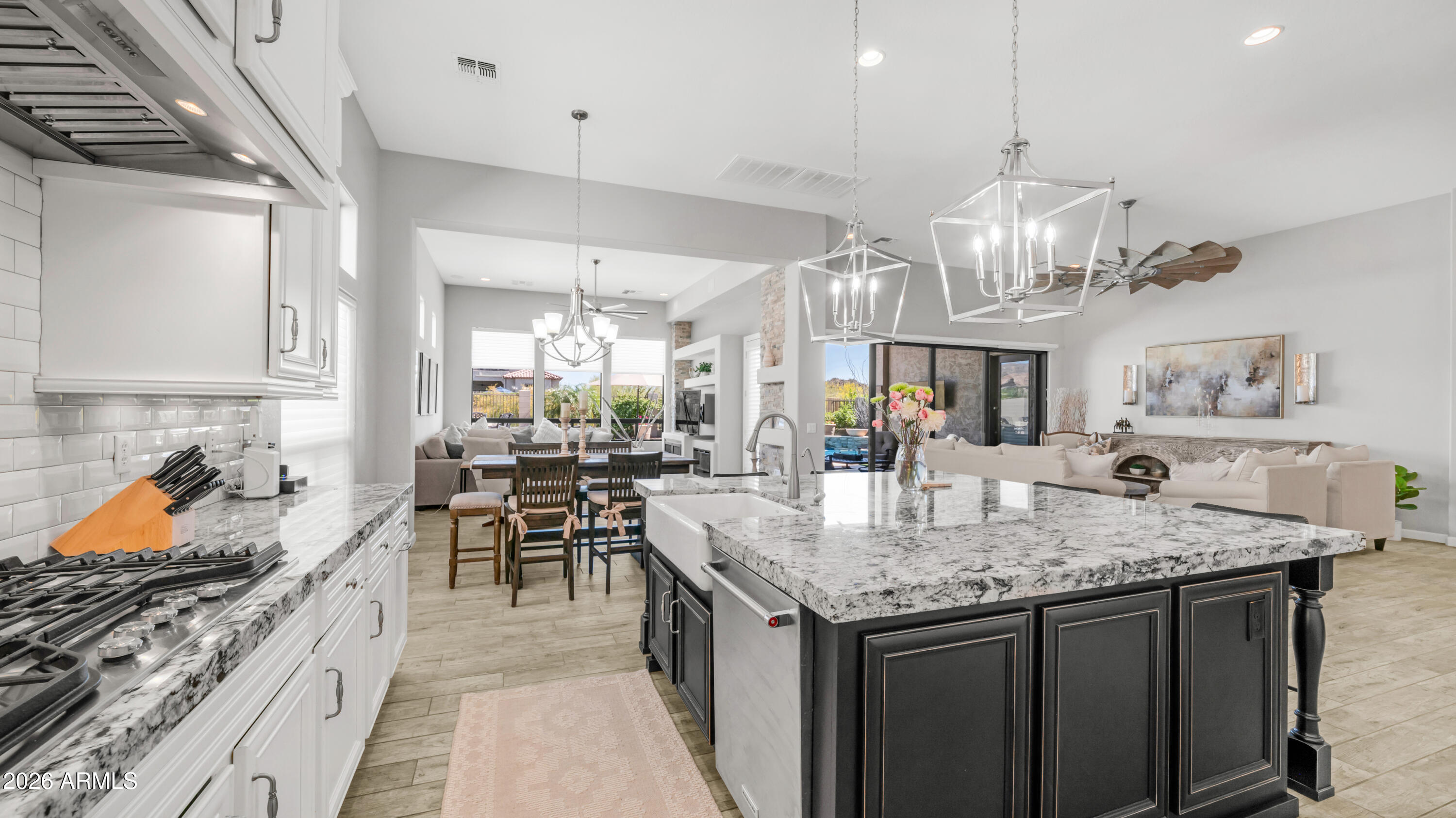 2219 N ESTATES Circle