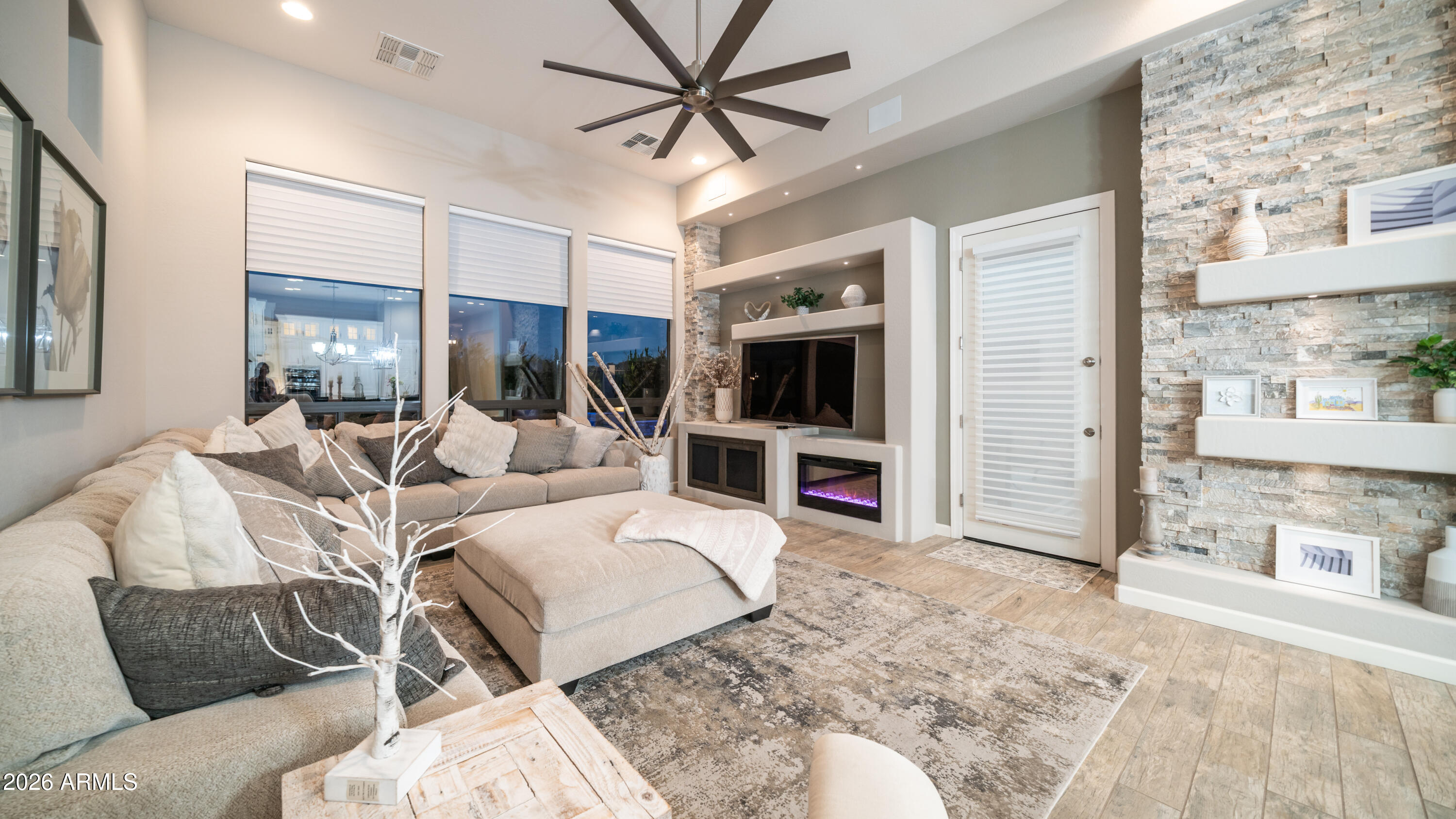 2219 N ESTATES Circle
