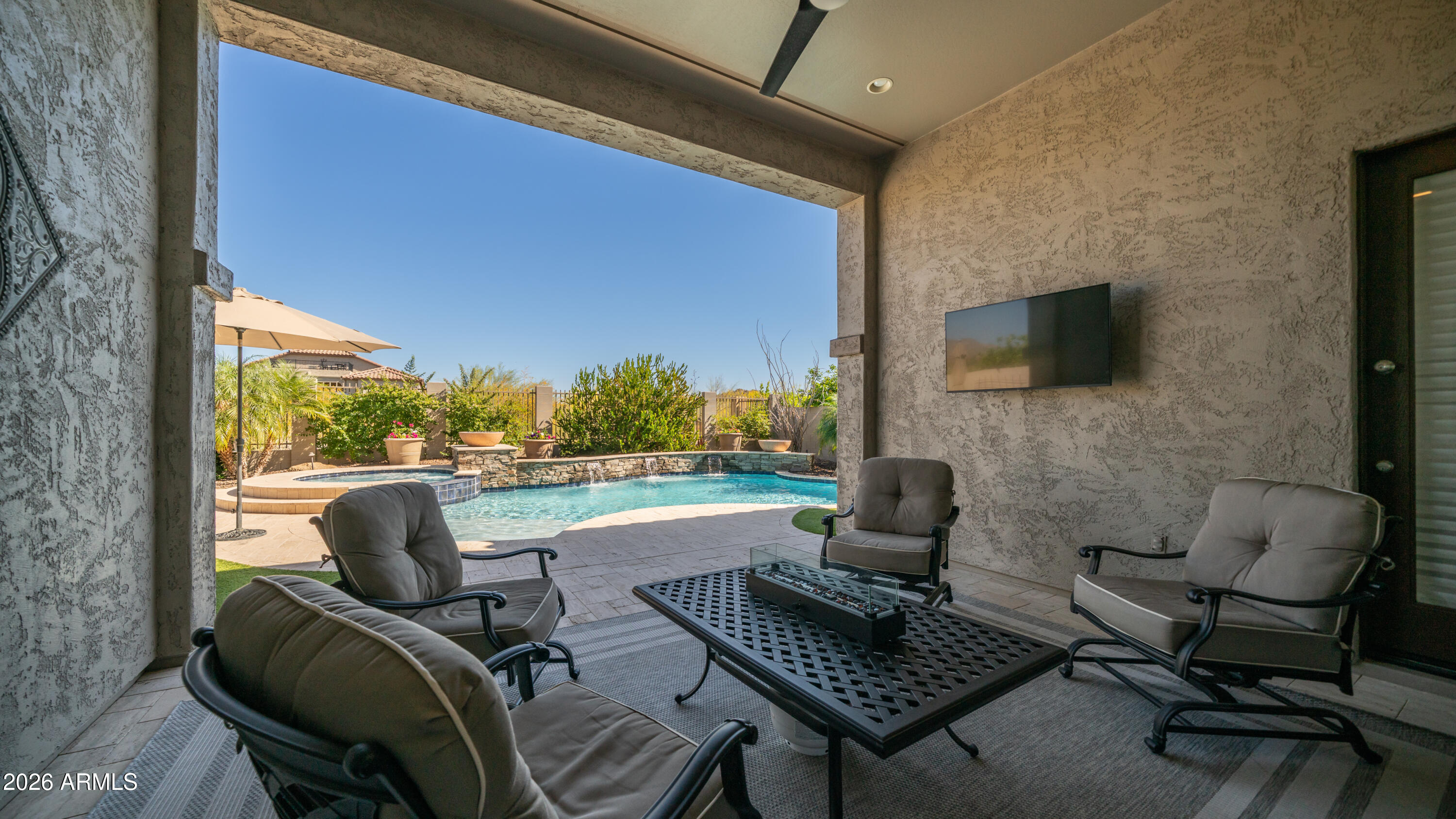 2219 N ESTATES Circle