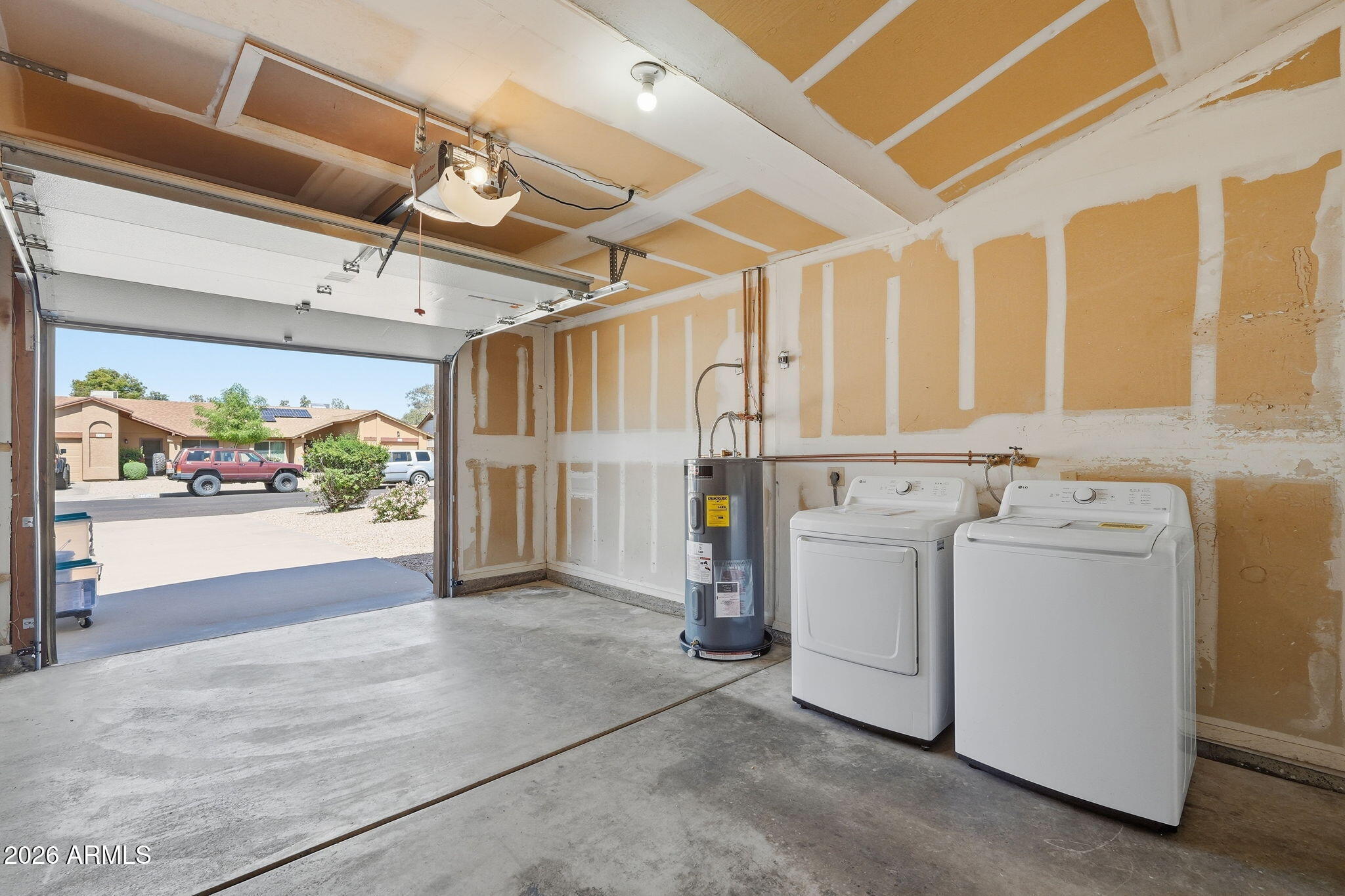 2925 E IMPALA Avenue