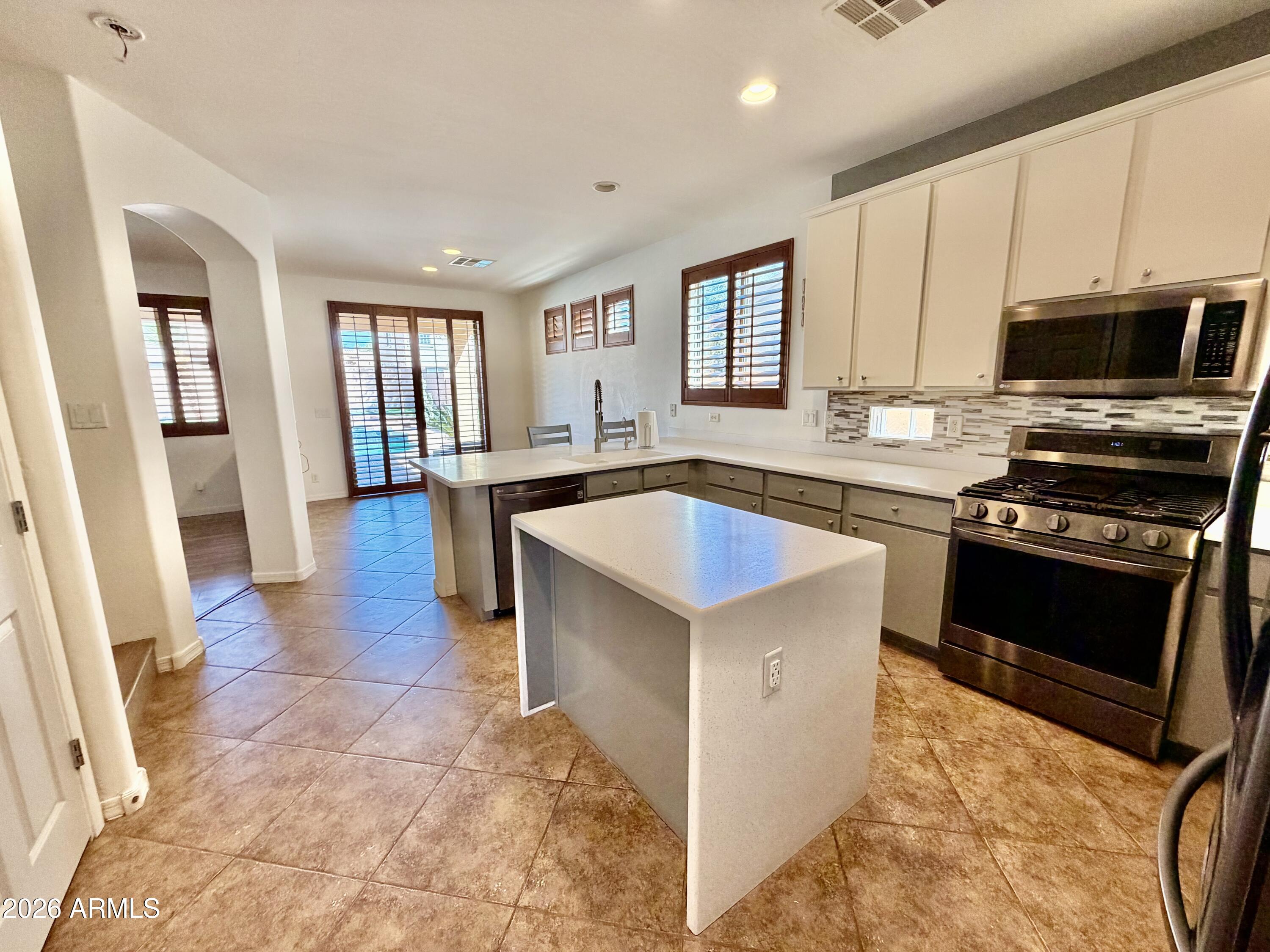 298 W SEASIDE Drive