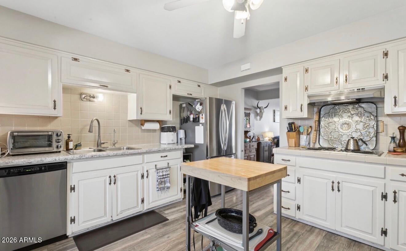 1030 E BETHANY HOME Road 6