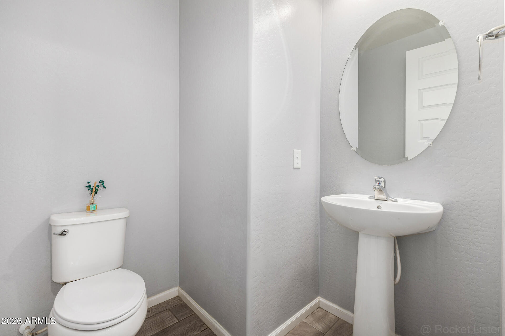 10529 E DURANT Drive