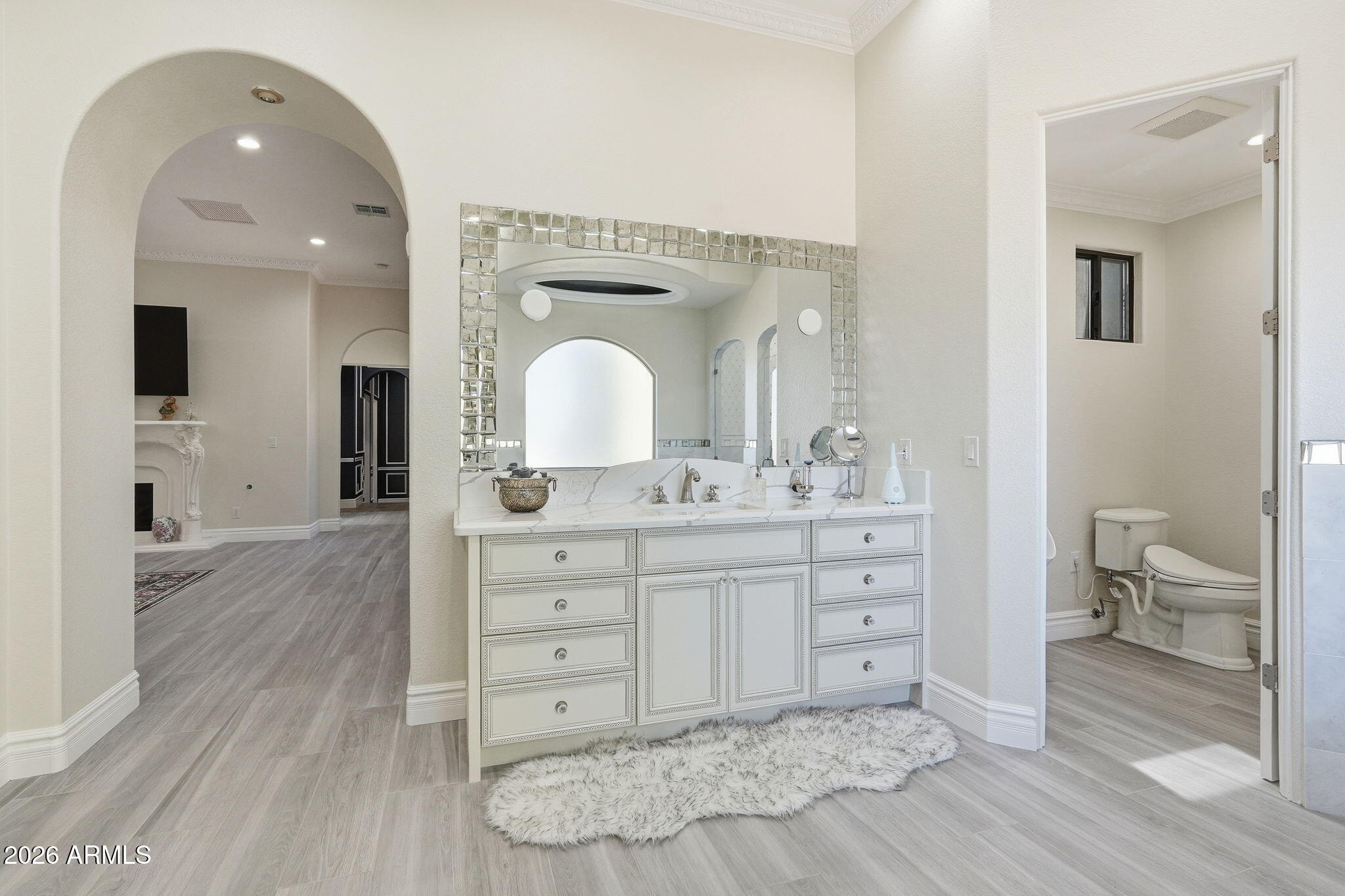 2948 E WATFORD Court