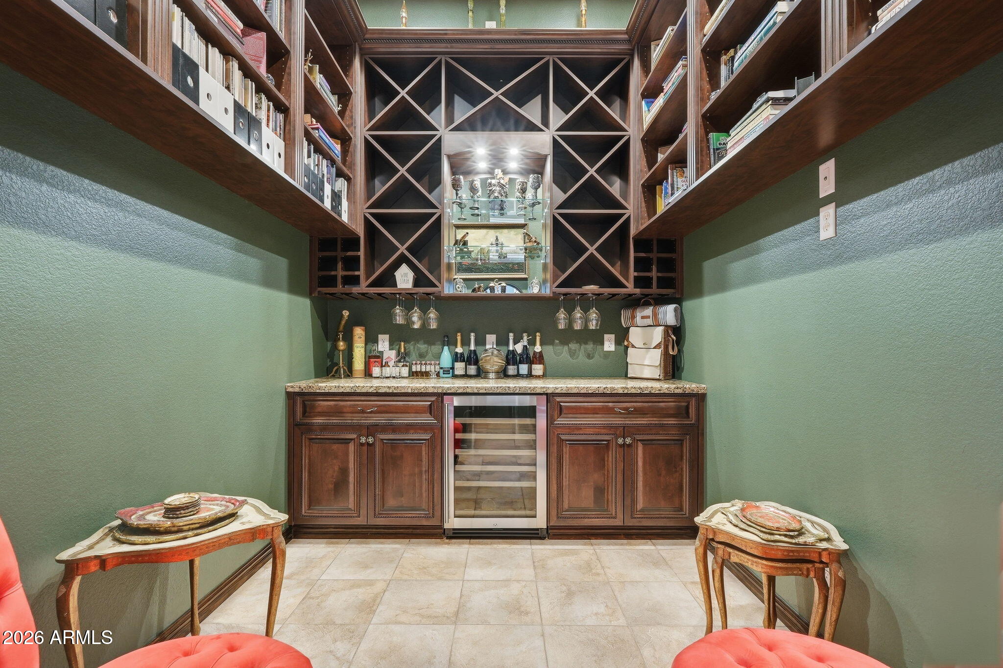 2948 E WATFORD Court