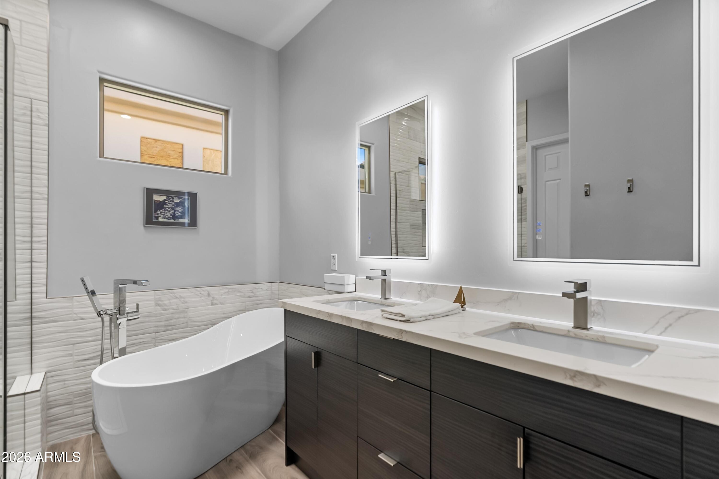 7246 E LUPINE Avenue