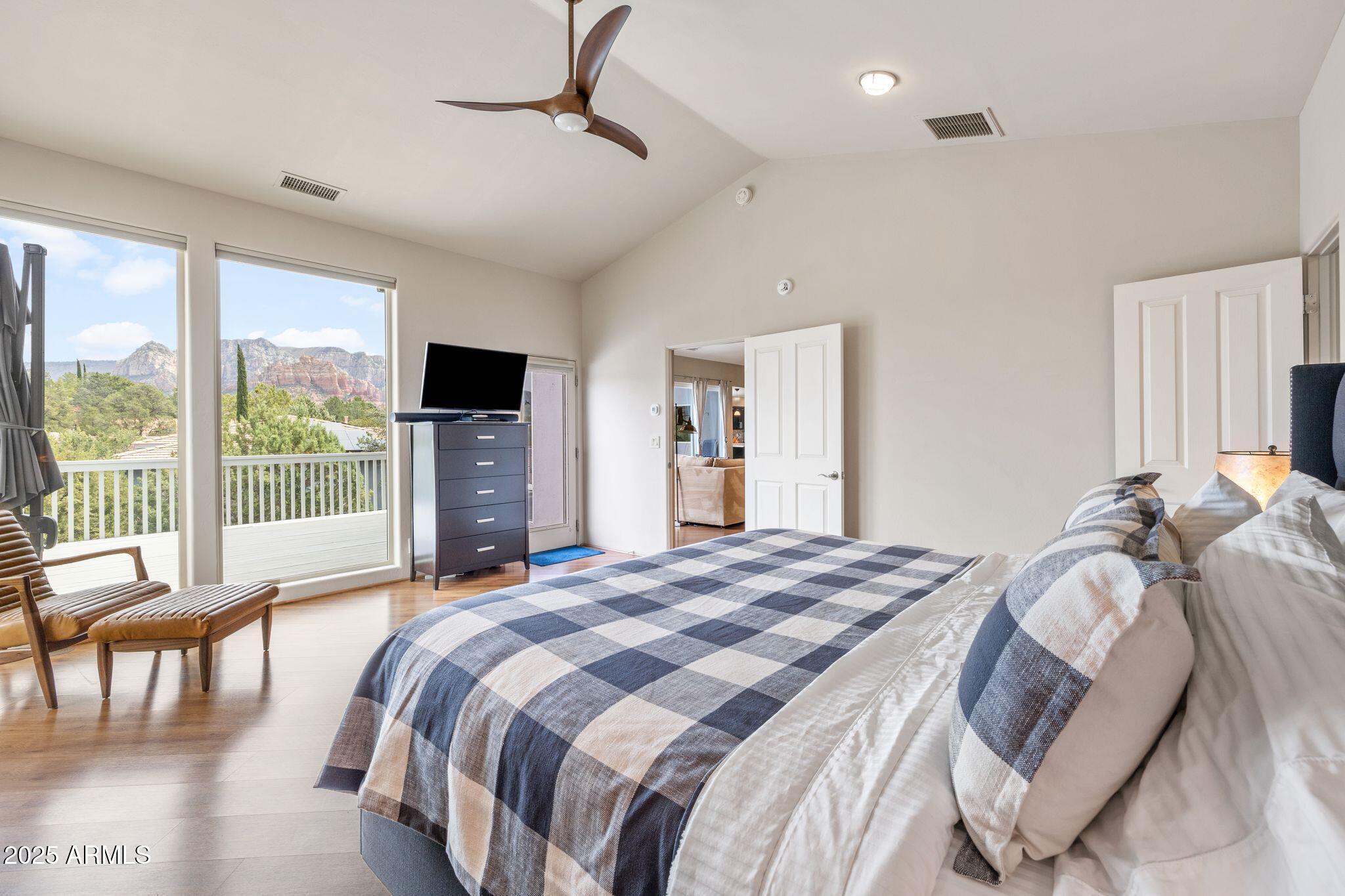 190 ROLLING HILLS Road