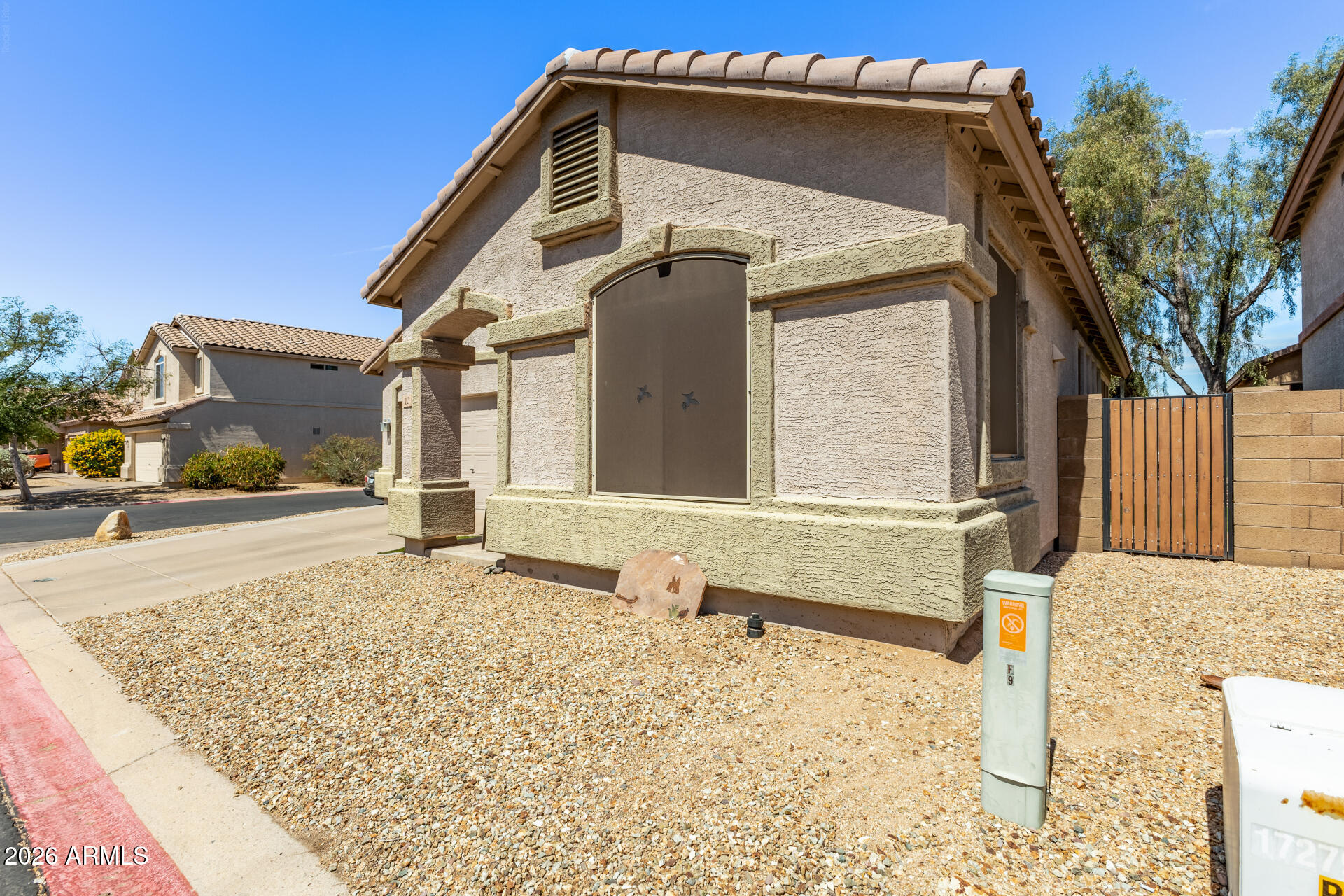 8802 E UNIVERSITY Drive 10