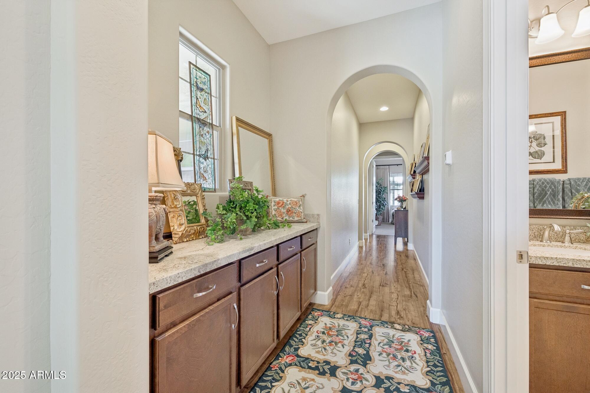 3962 E REDWOOD Place