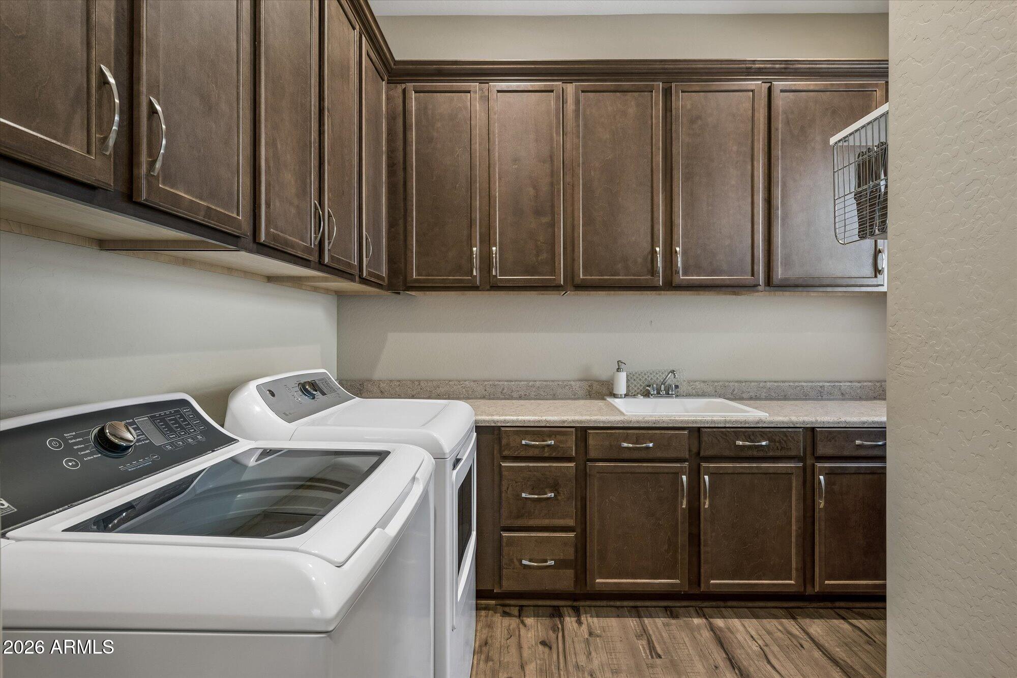 3962 E REDWOOD Place