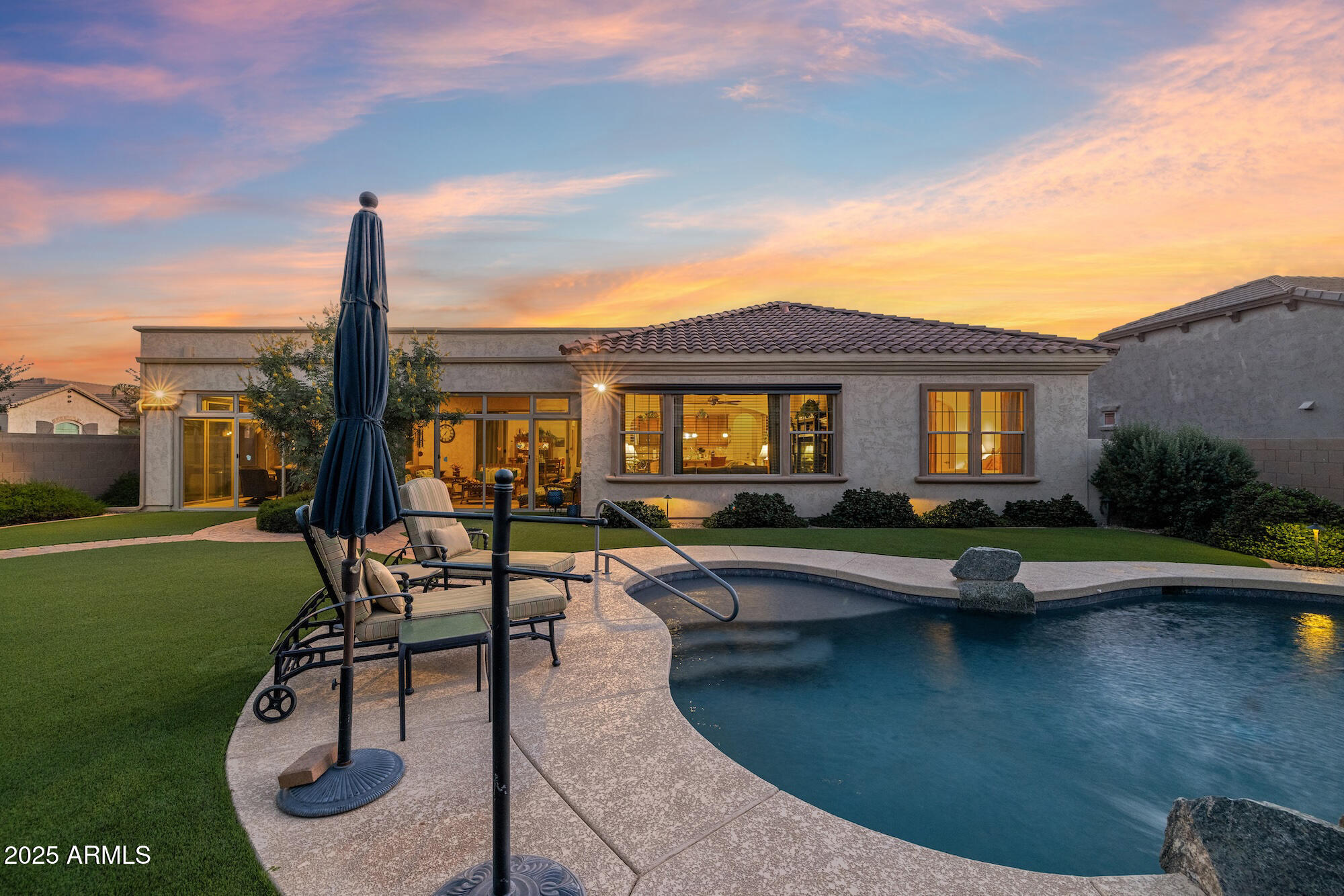 3962 E REDWOOD Place