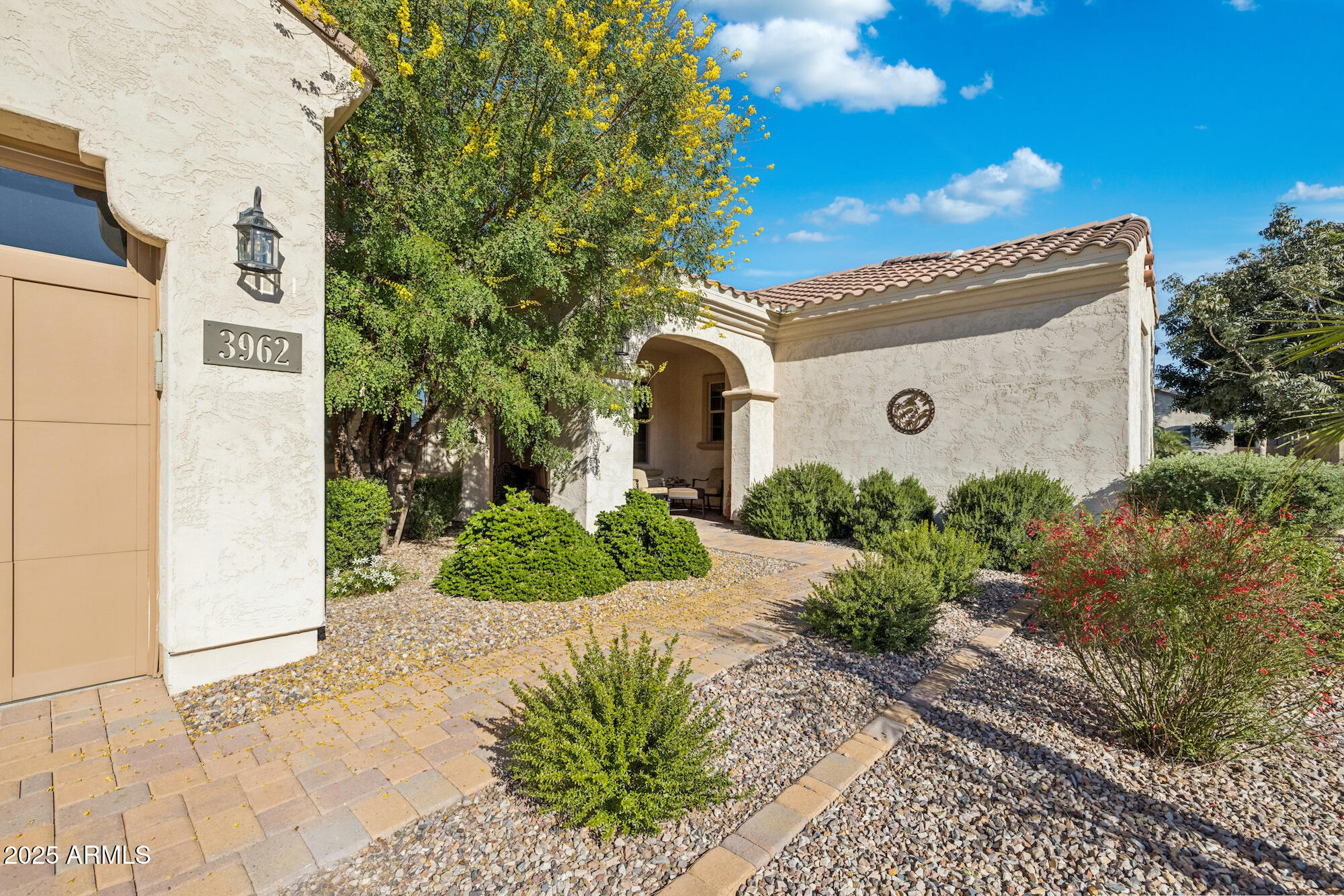 3962 E REDWOOD Place