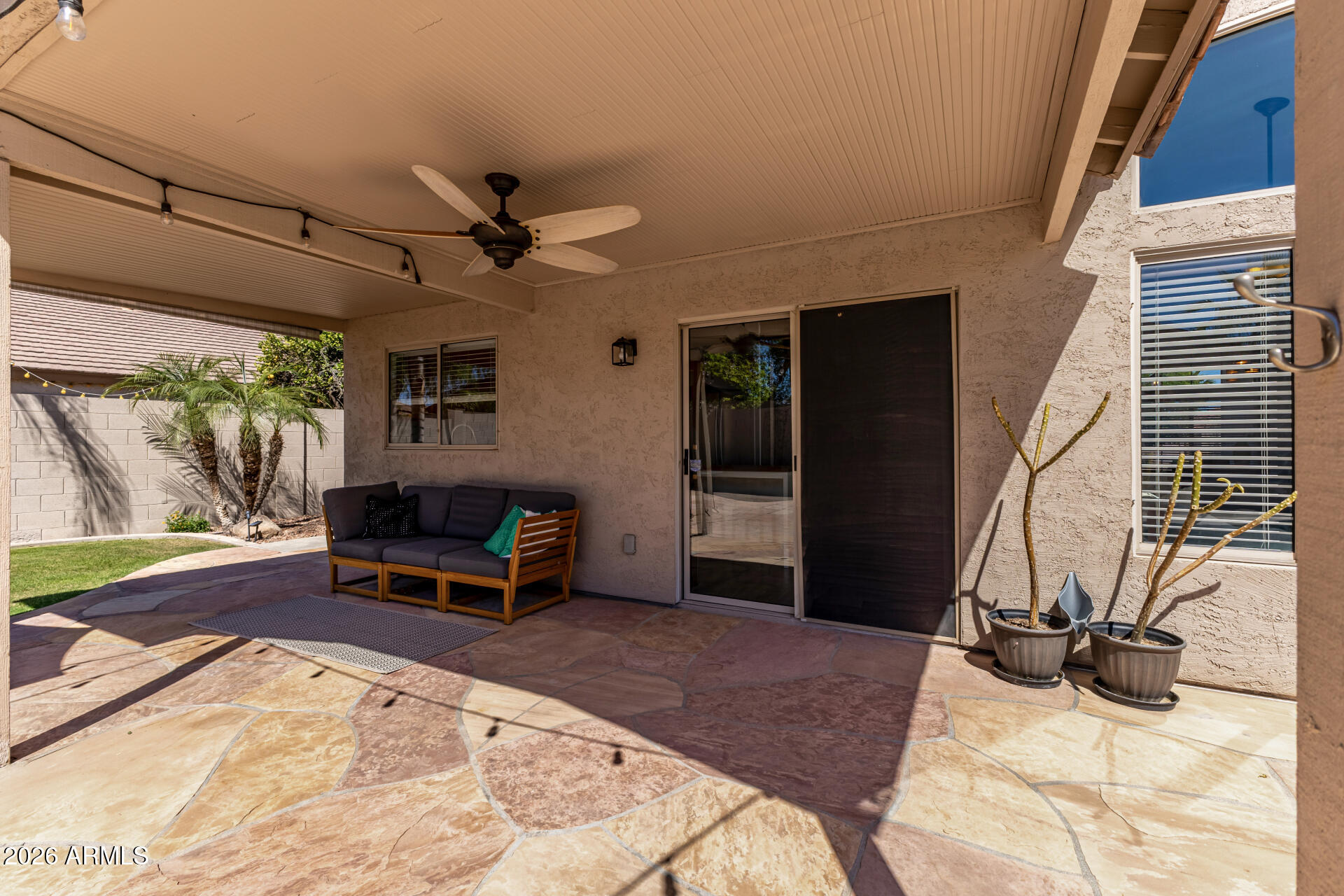 1021 W HEARNE Way
