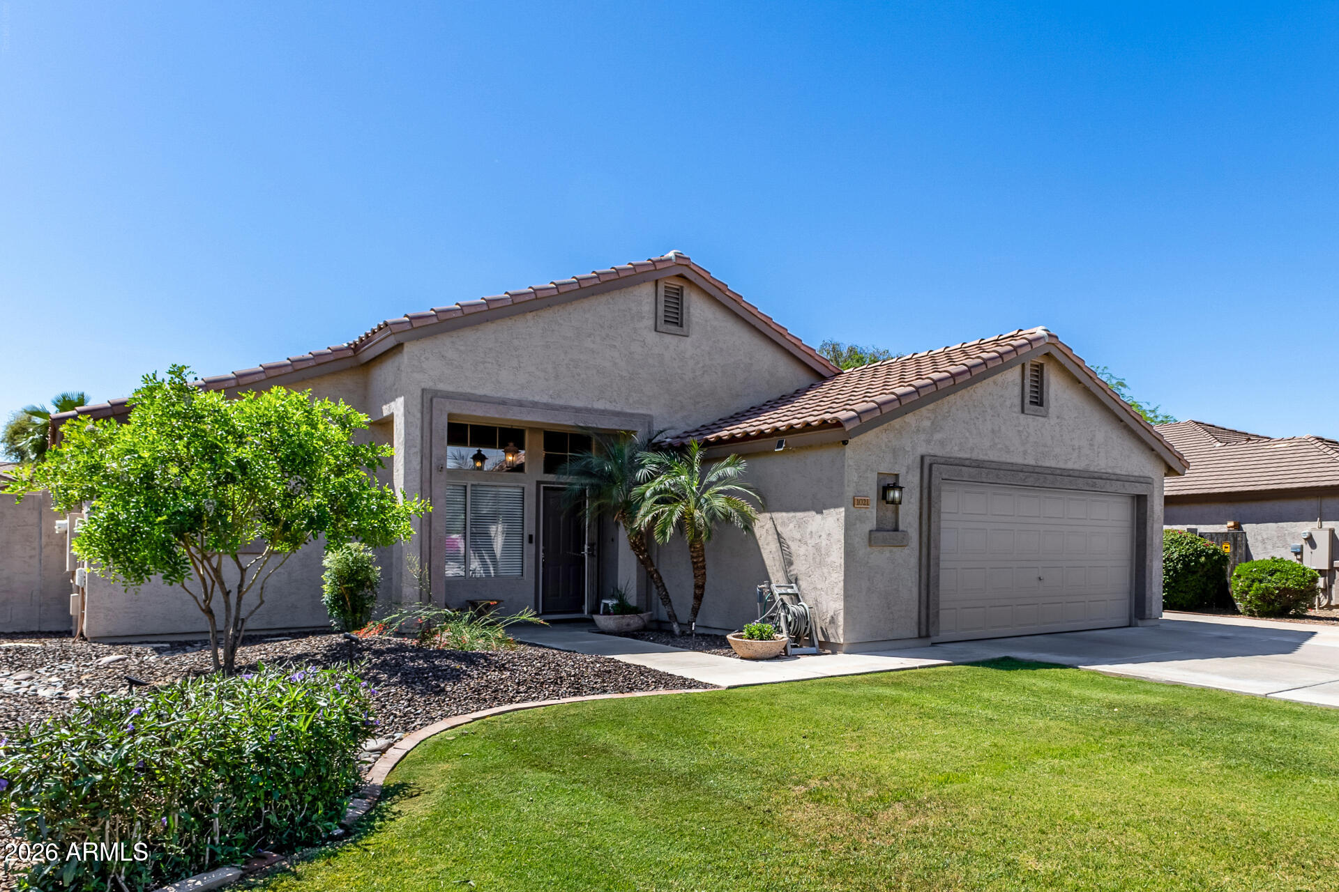 1021 W HEARNE Way