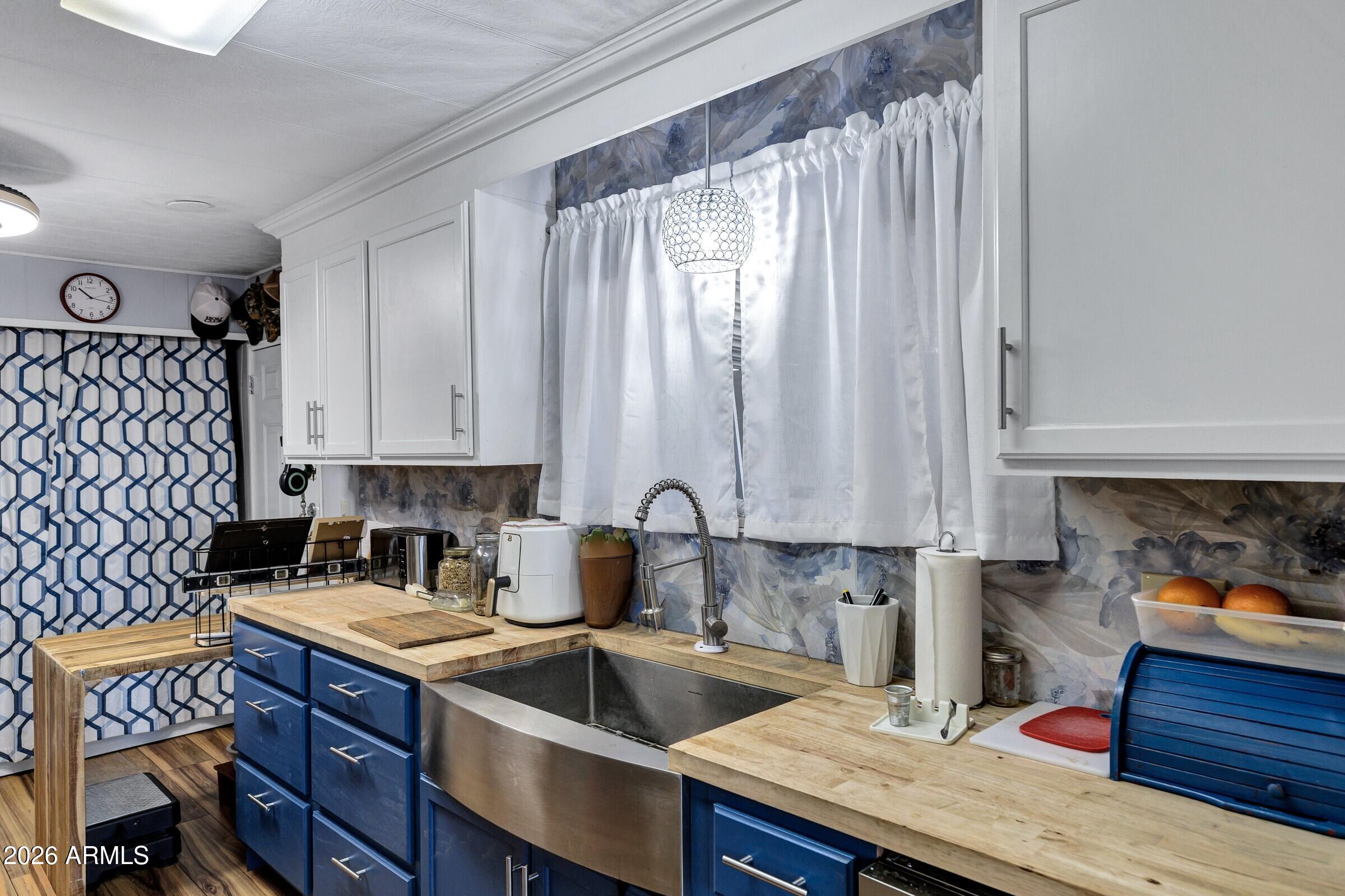 120 N VAL VISTA Drive 236