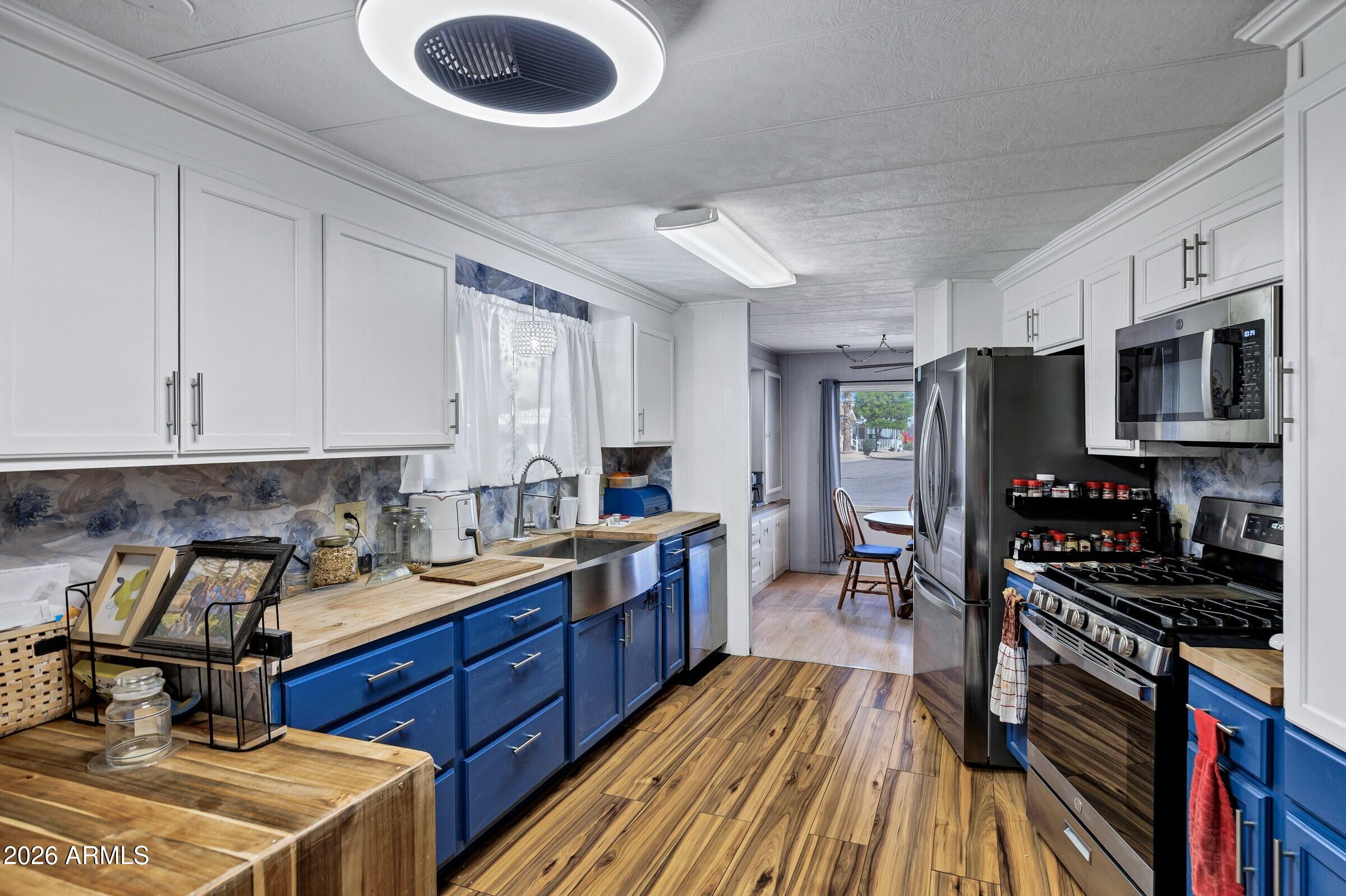 120 N VAL VISTA Drive 236