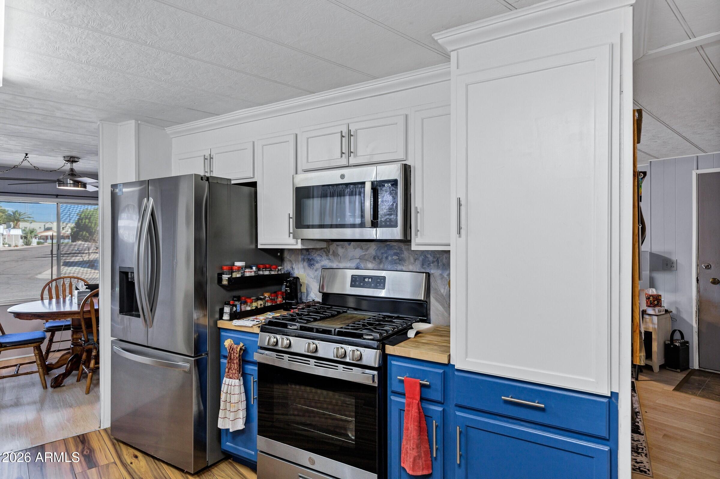 120 N VAL VISTA Drive 236