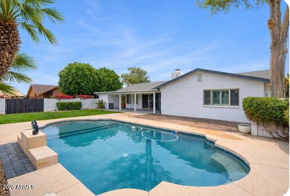 2064 E KENWOOD Circle