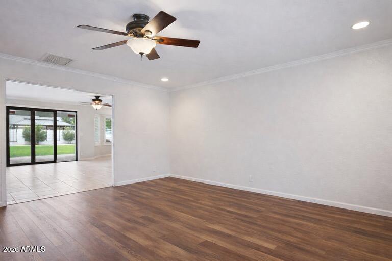 2064 E KENWOOD Circle