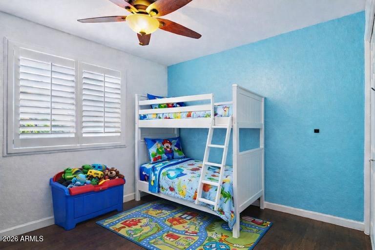 2064 E KENWOOD Circle