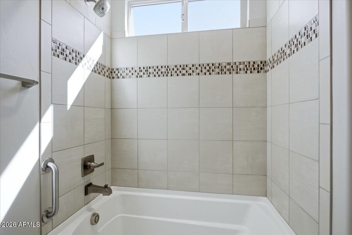 62797 E THUNDER ROCK Drive