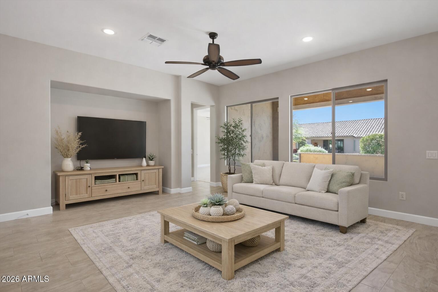 62797 E THUNDER ROCK Drive