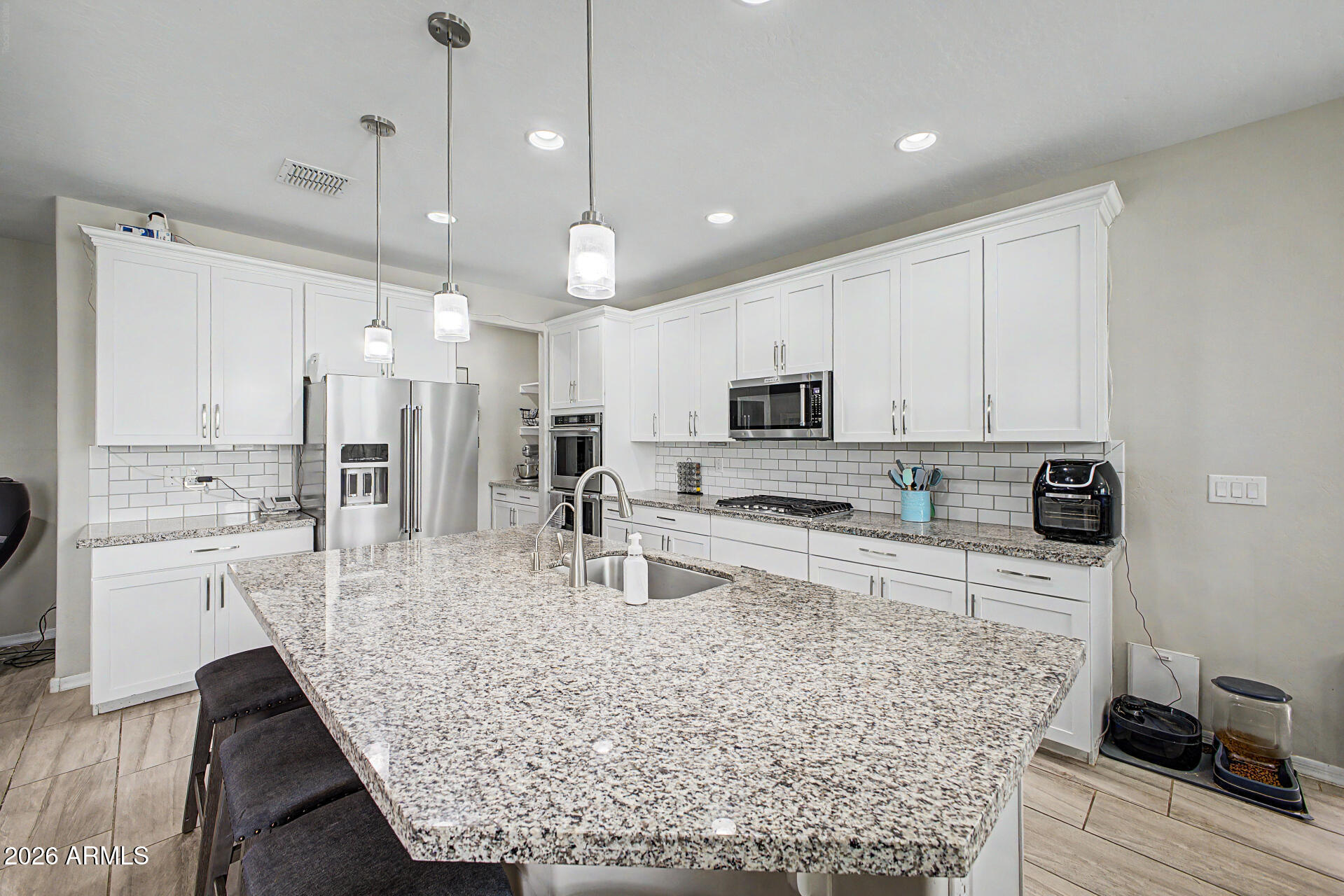 2000 W MADISEN MARIE Avenue