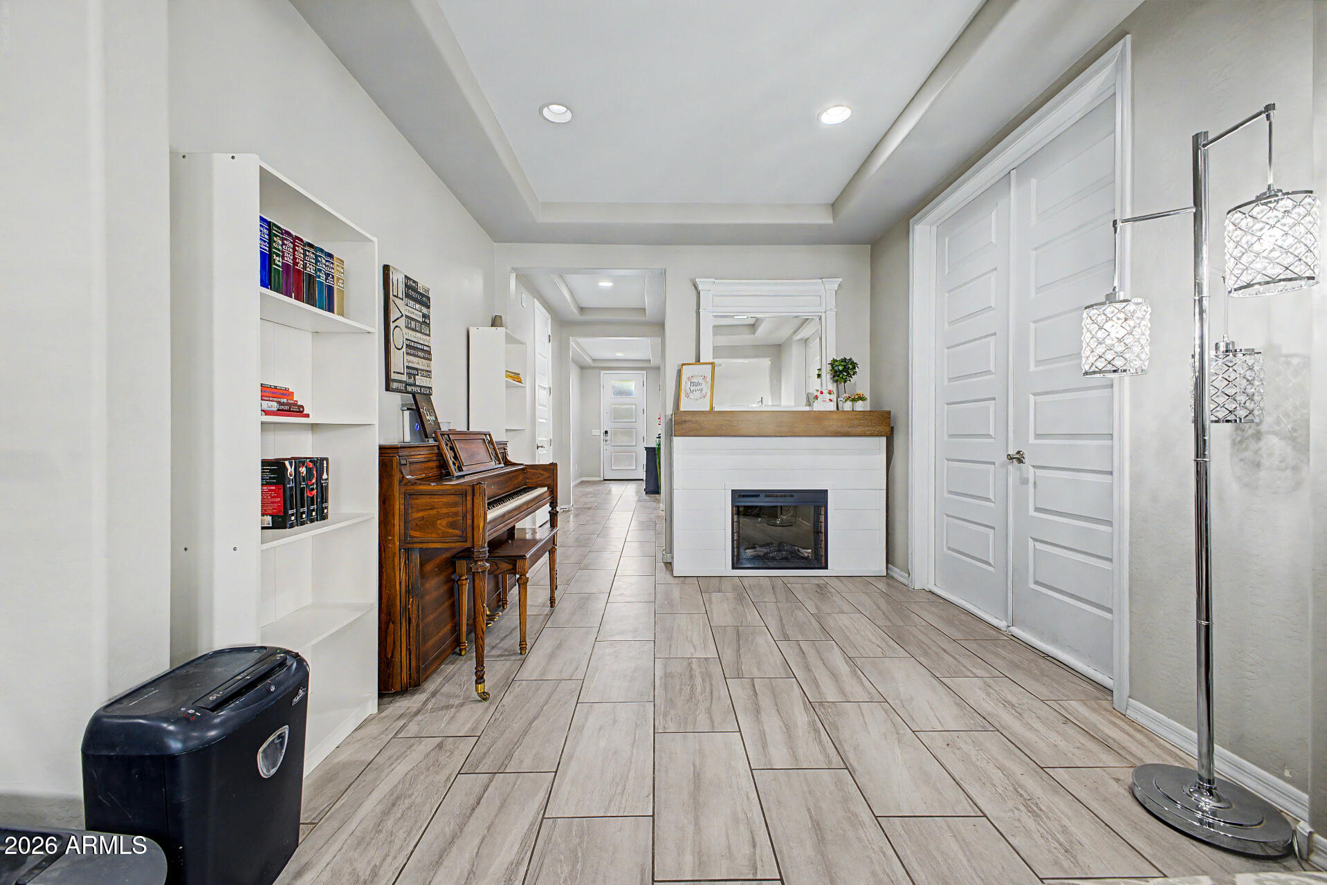 2000 W MADISEN MARIE Avenue