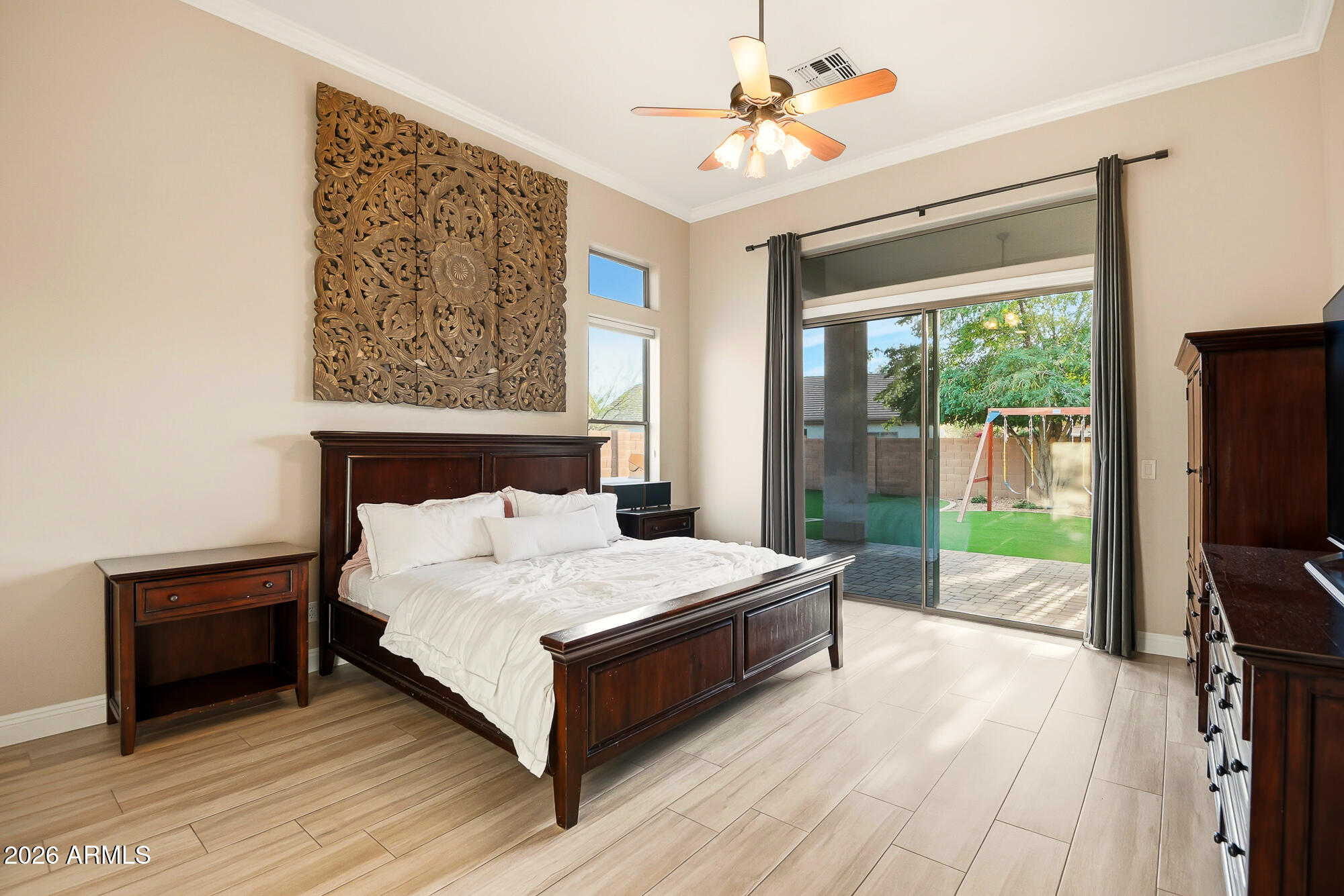 1529 W LAUREL GREENS Court