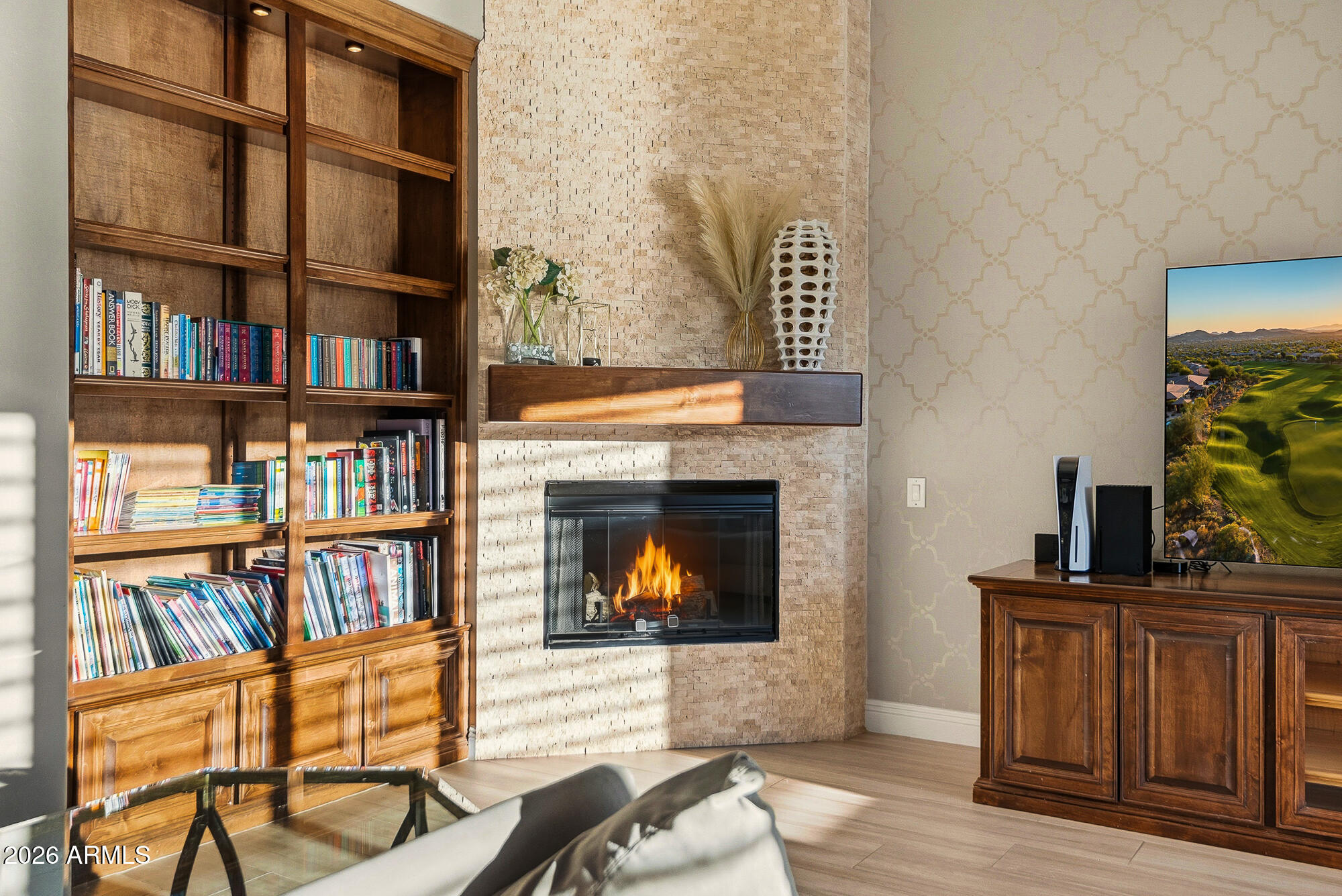 1529 W LAUREL GREENS Court