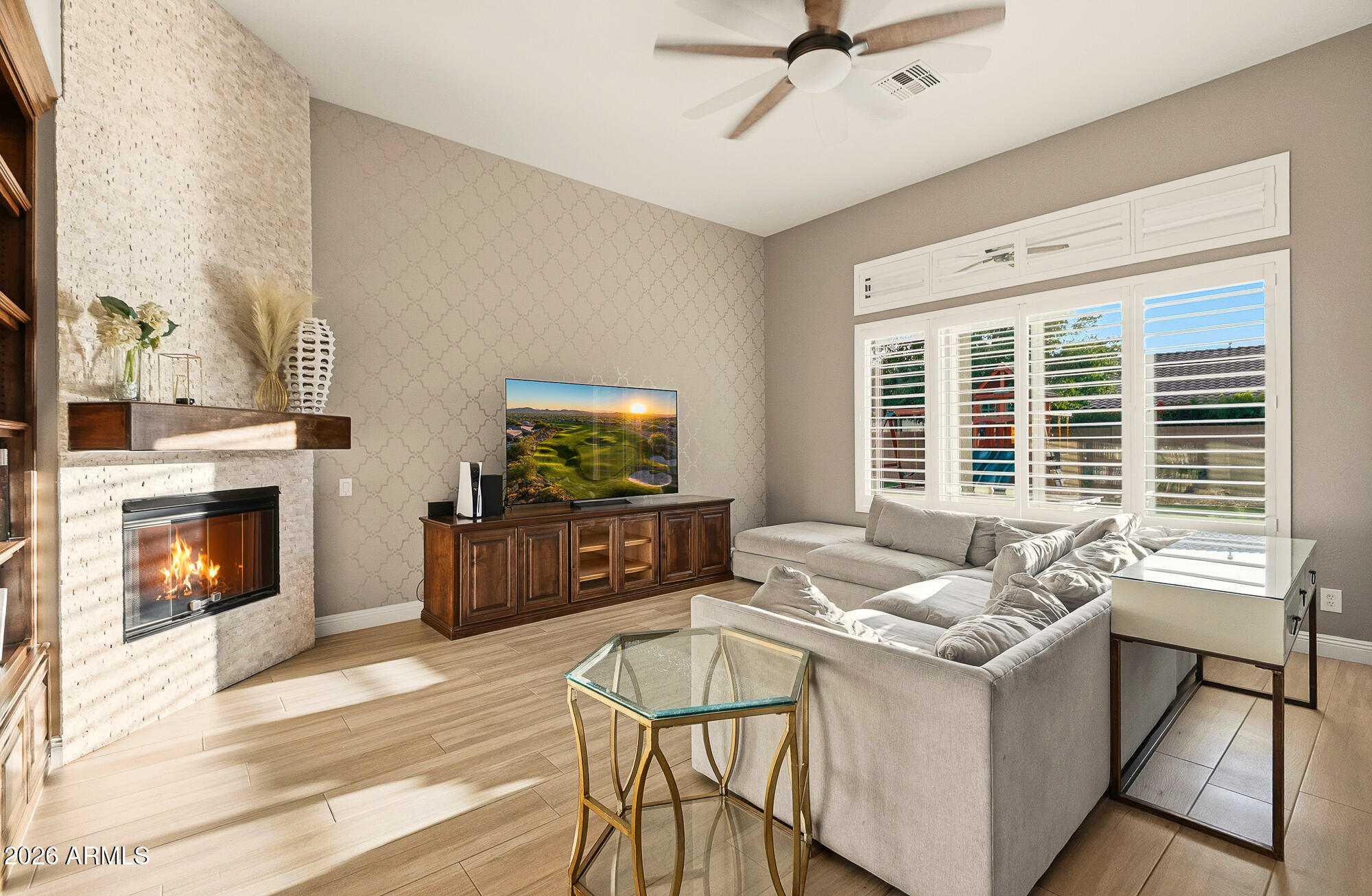 1529 W LAUREL GREENS Court